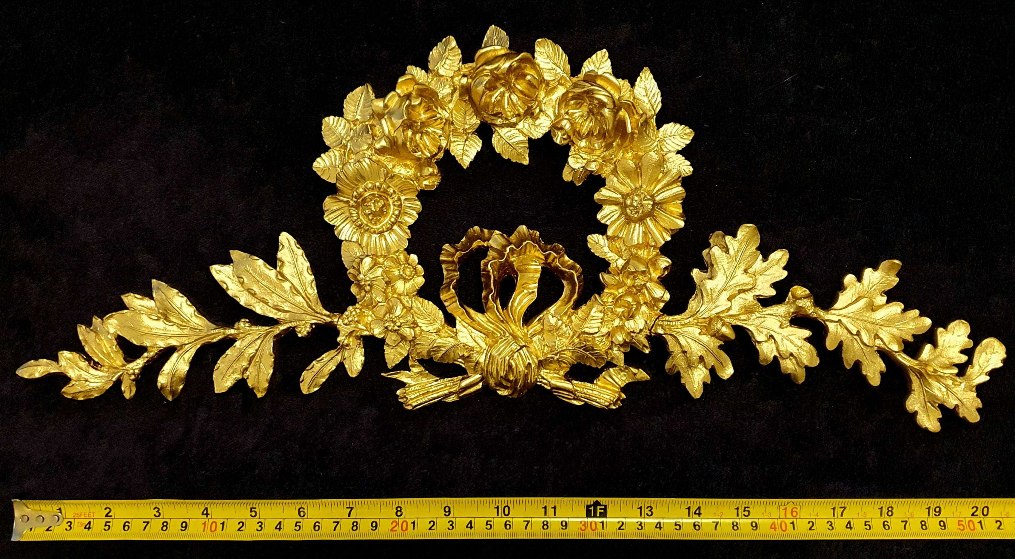 LARGE DECORATIVE RESIN PEDIMENT LOUIS XVI FLORAL APPLIQUE GILT WHITE DECORATION (No142)