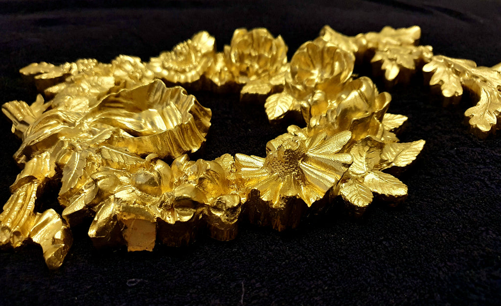 LARGE DECORATIVE RESIN PEDIMENT LOUIS XVI FLORAL APPLIQUE GILT WHITE DECORATION (No142)