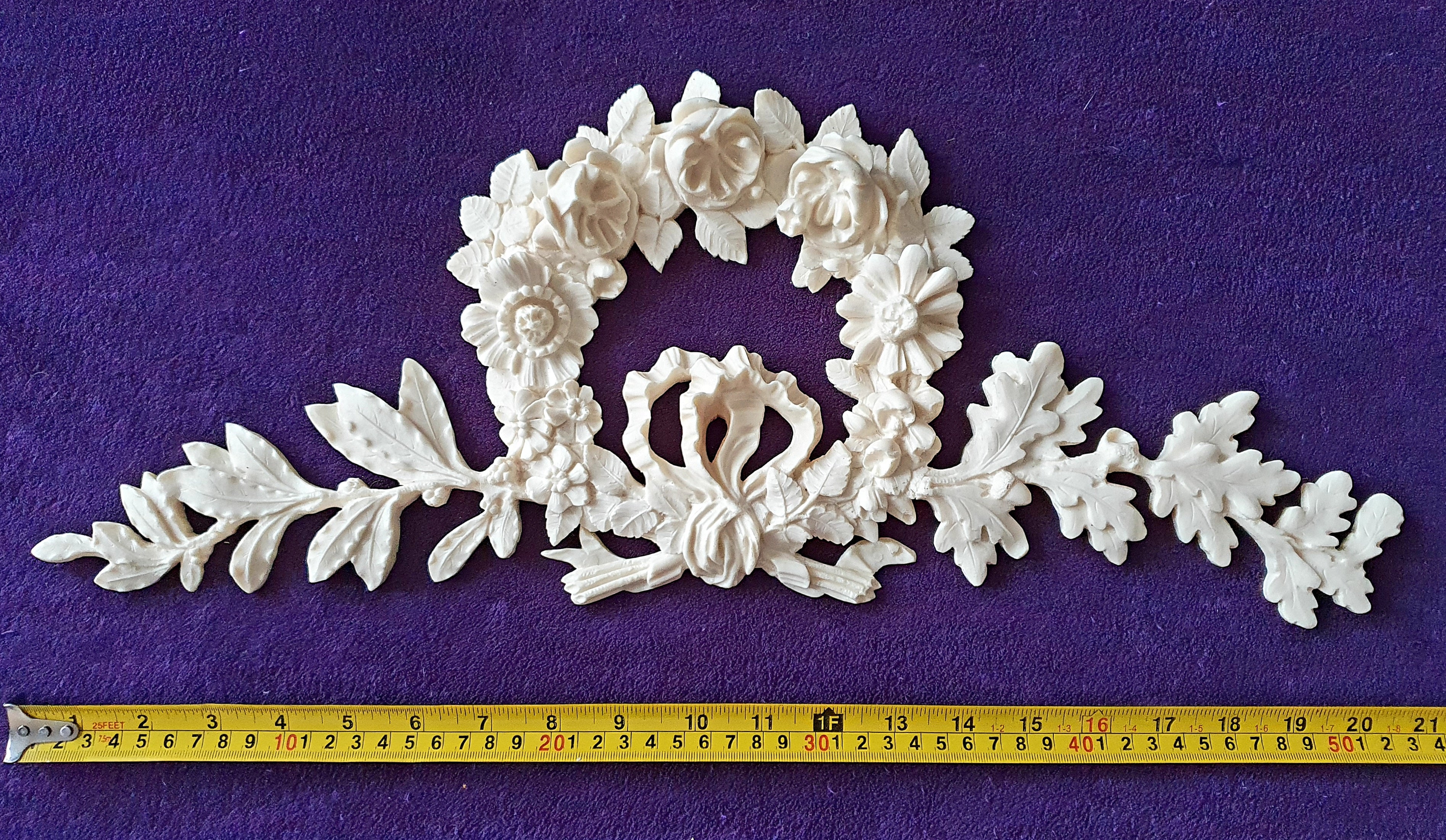 LARGE DECORATIVE RESIN PEDIMENT LOUIS XVI FLORAL APPLIQUE GILT WHITE DECORATION (No142)
