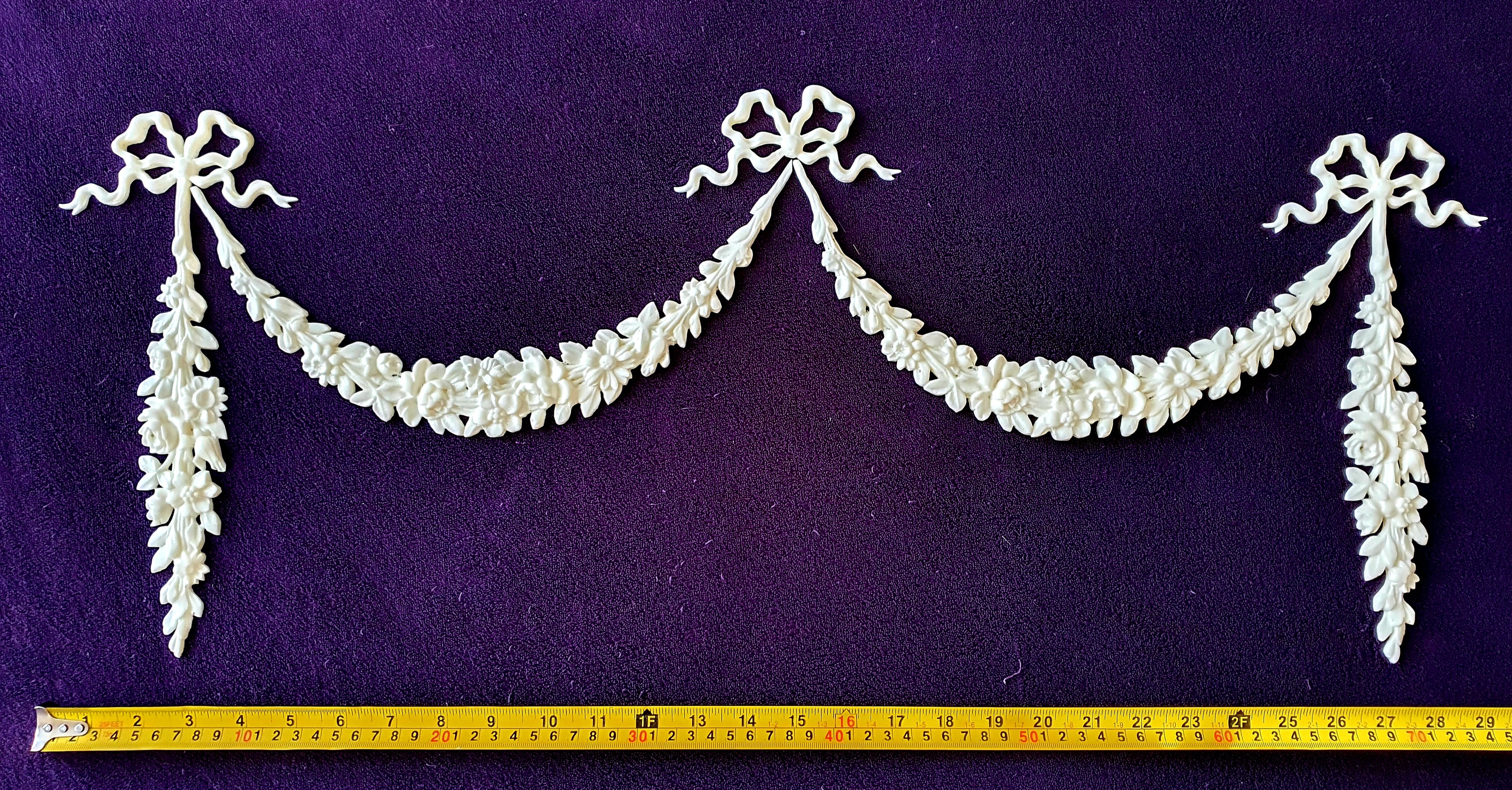 LARGE DECORATIVE RESIN PEDIMENT LOUIS XVI FLORAL APPLIQUE GILT WHITE DECORATION (No143) £30.95 Colour QTY