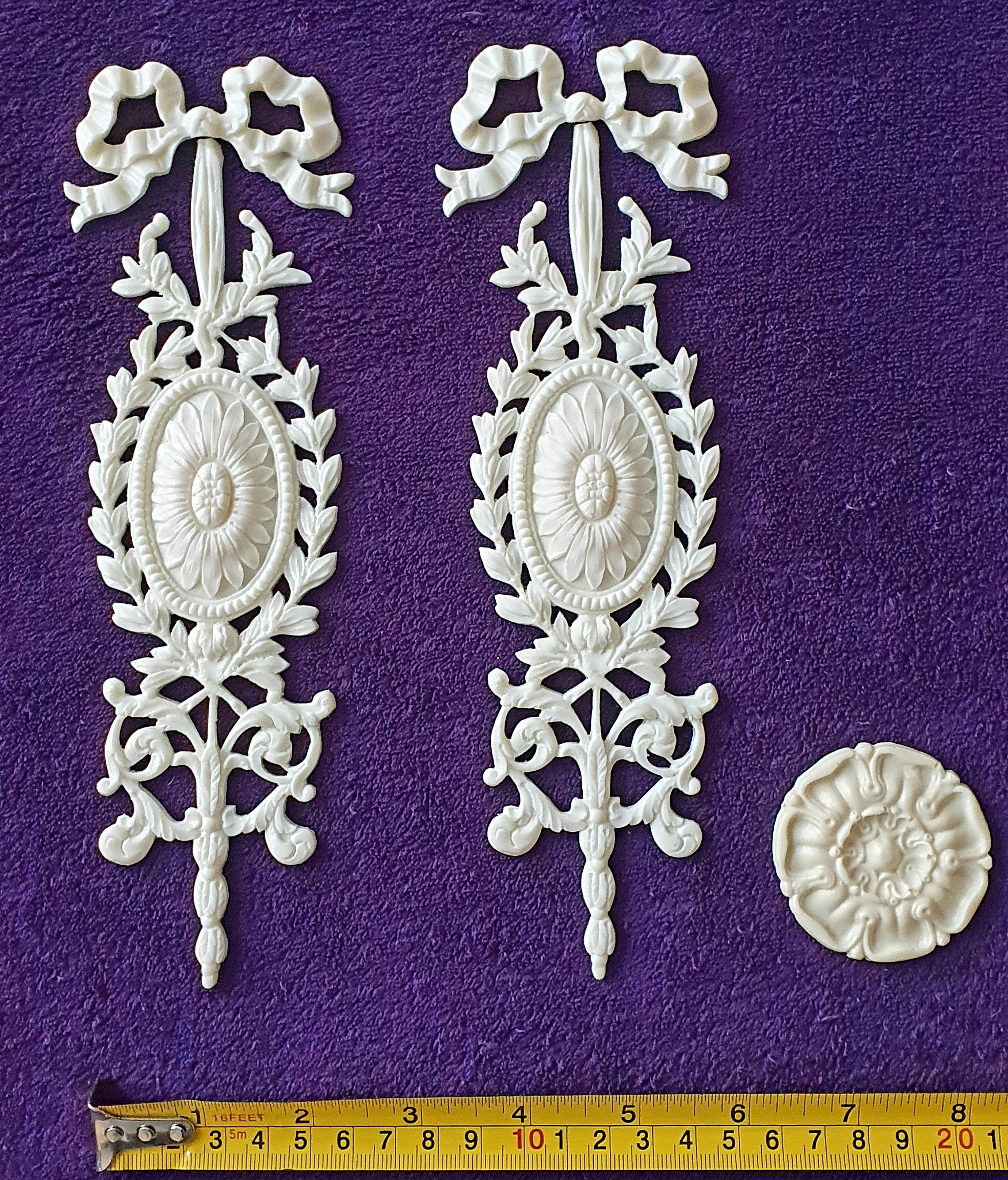 PAIR DECORATIVE MOULDING ANTIQUE ORNATE WALL OR FURNITURE DECORATION (No147)