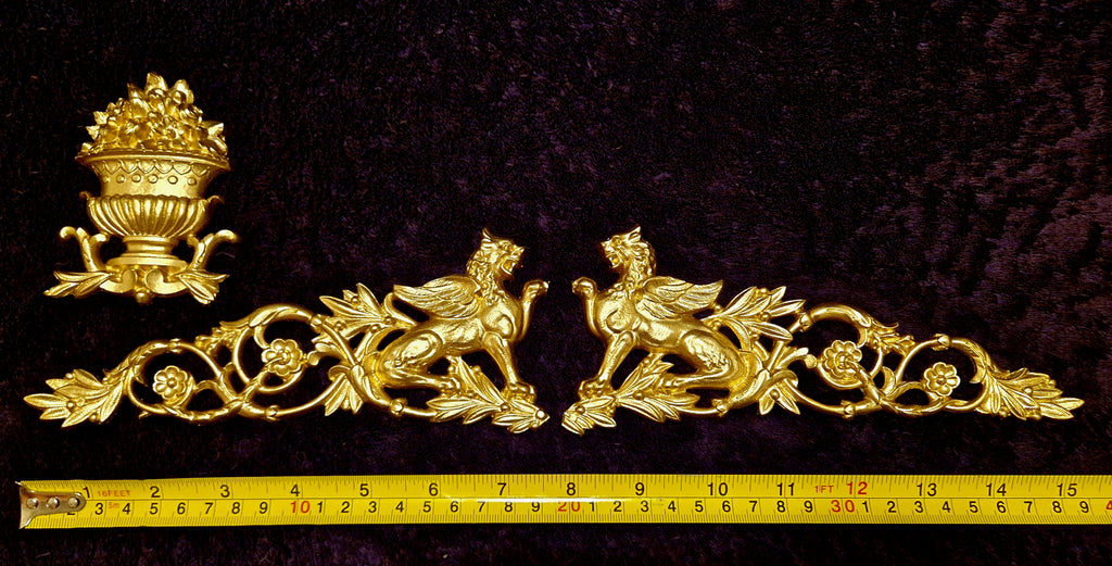 LARGE EMPIRE ONLAY GRIFFIN WALL APPLIQUE MOULDING (No45)