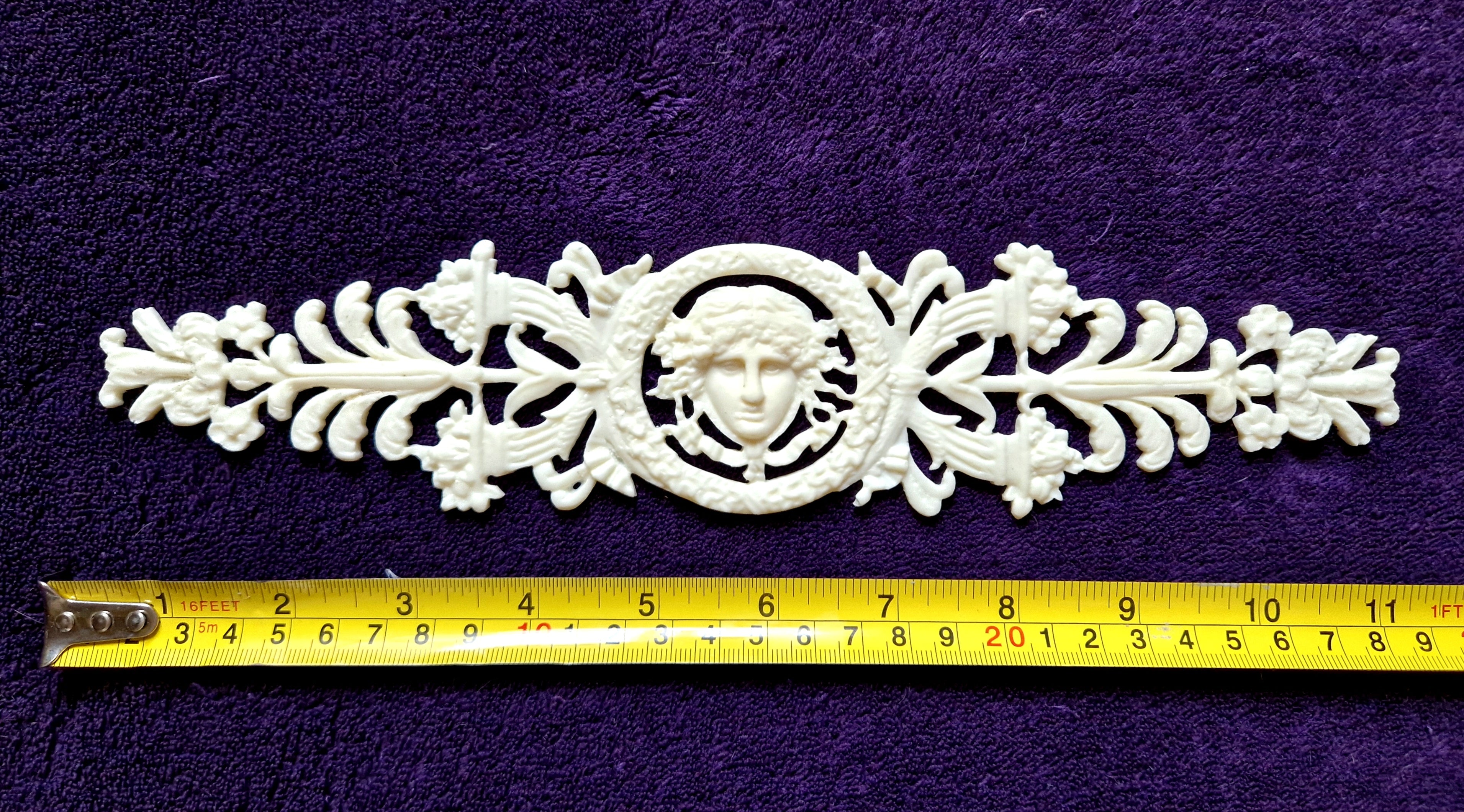 DECORATIVE PLASTIC MOULDING LOUIS XVI ANTIQUE STYLE APPLIQUE GILT WHITE WALL DECORATION (No158)