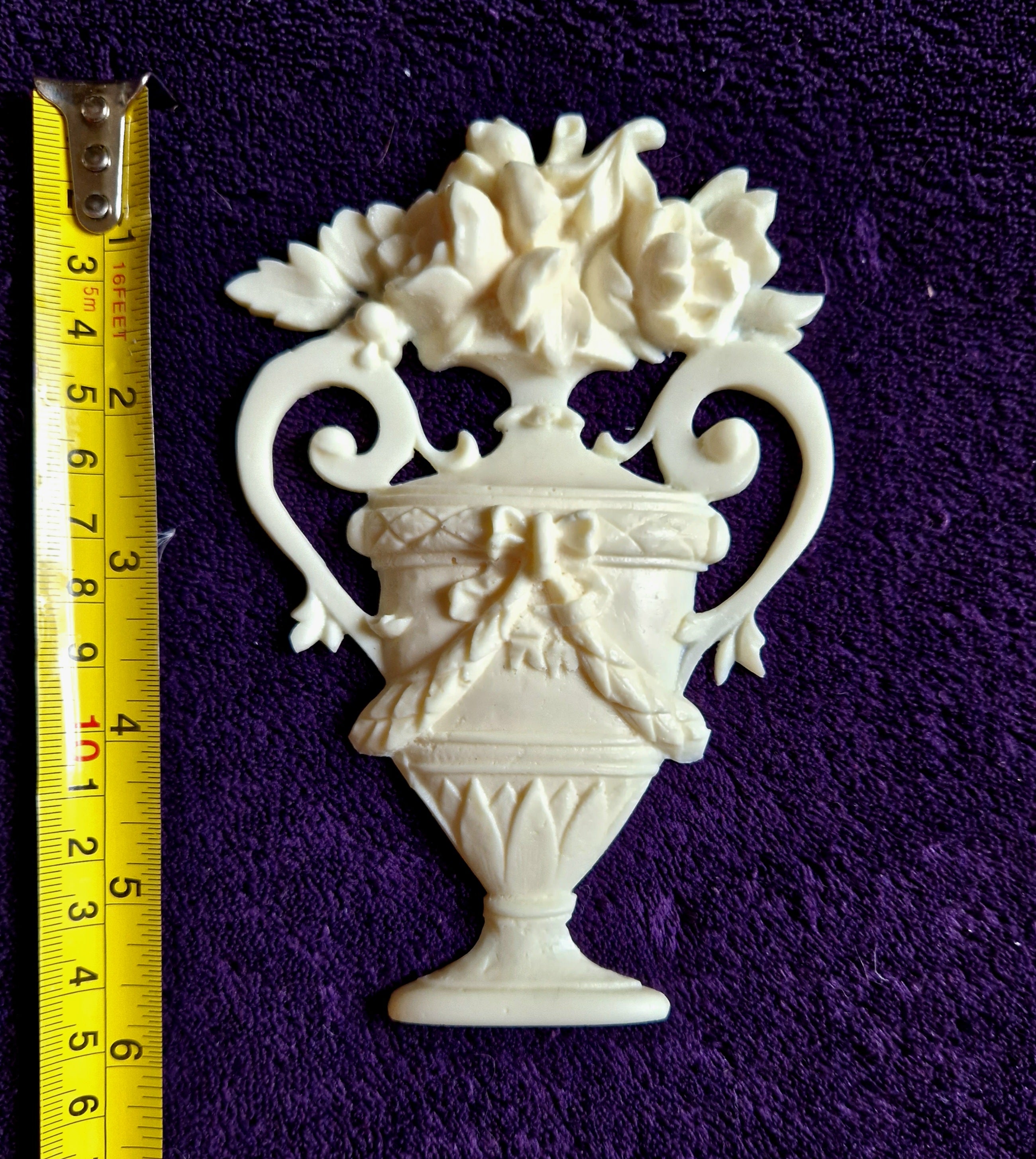 DECORATIVE PLASTIC MOULDING LOUIS XVI ANTIQUE STYLE APPLIQUE GILT WHITE WALL DECORATION (No163)