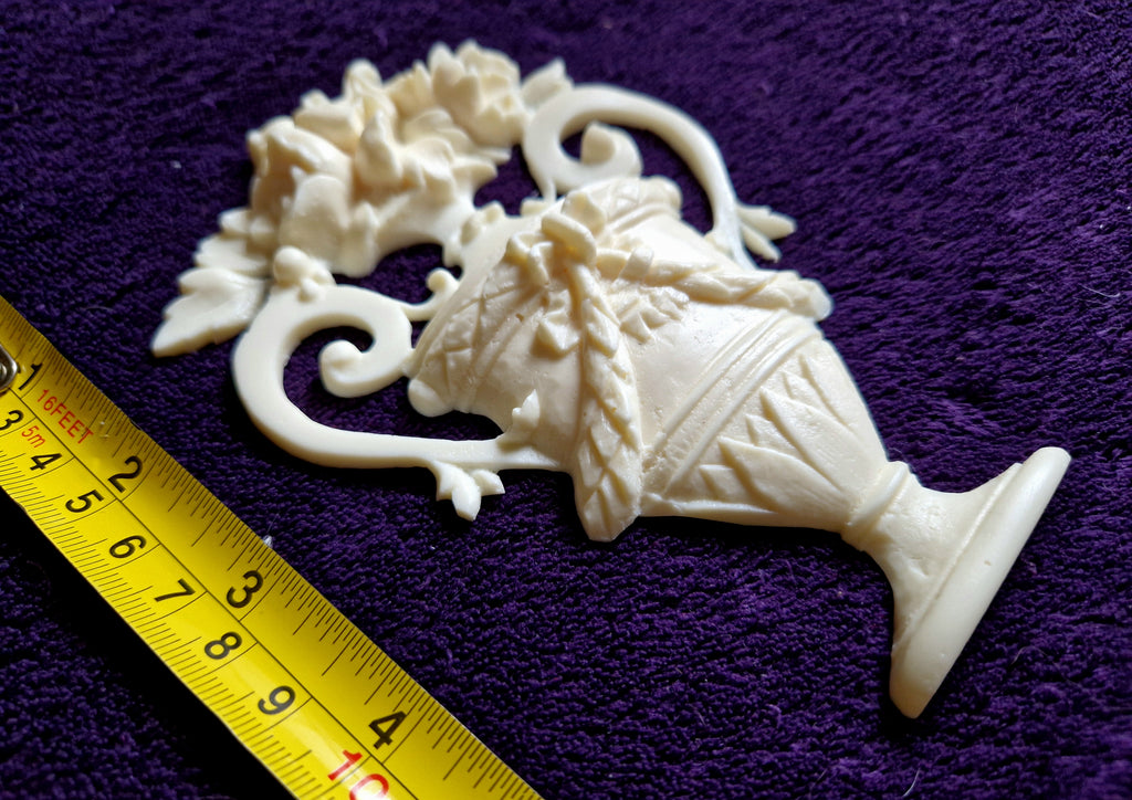 DECORATIVE PLASTIC MOULDING LOUIS XVI ANTIQUE STYLE APPLIQUE GILT WHITE WALL DECORATION (No163)