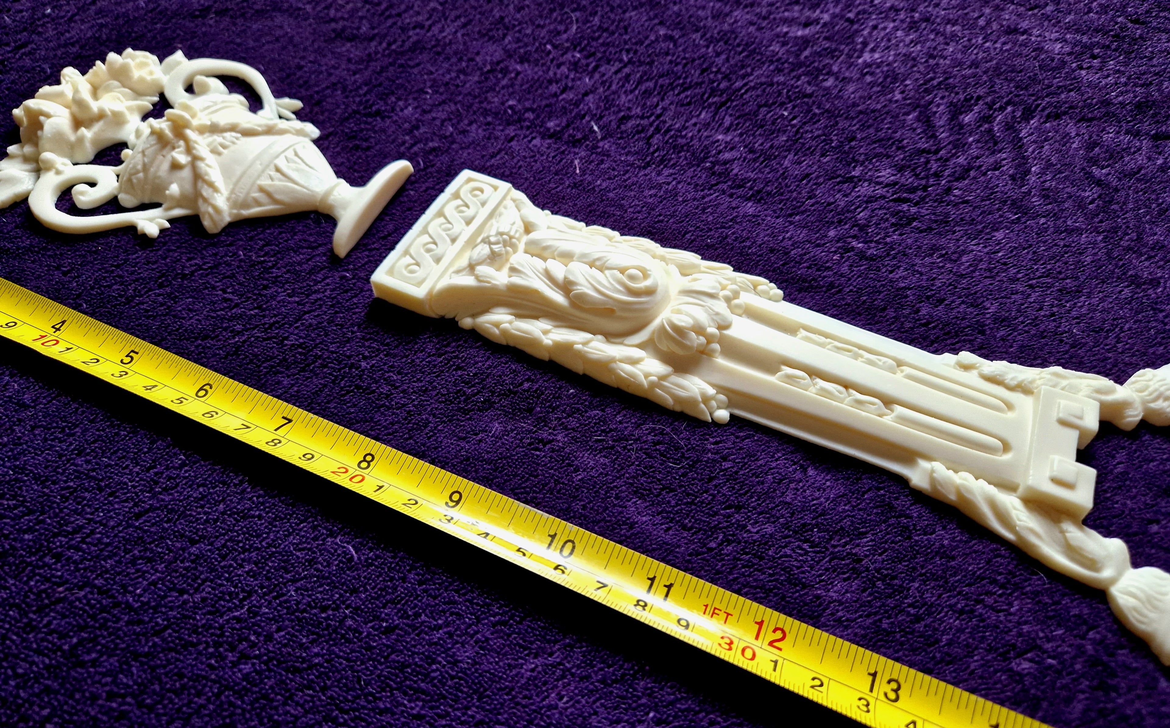 DECORATIVE PLASTIC MOULDING LOUIS XVI ANTIQUE STYLE APPLIQUE GILT WHITE WALL DECORATION (No162)