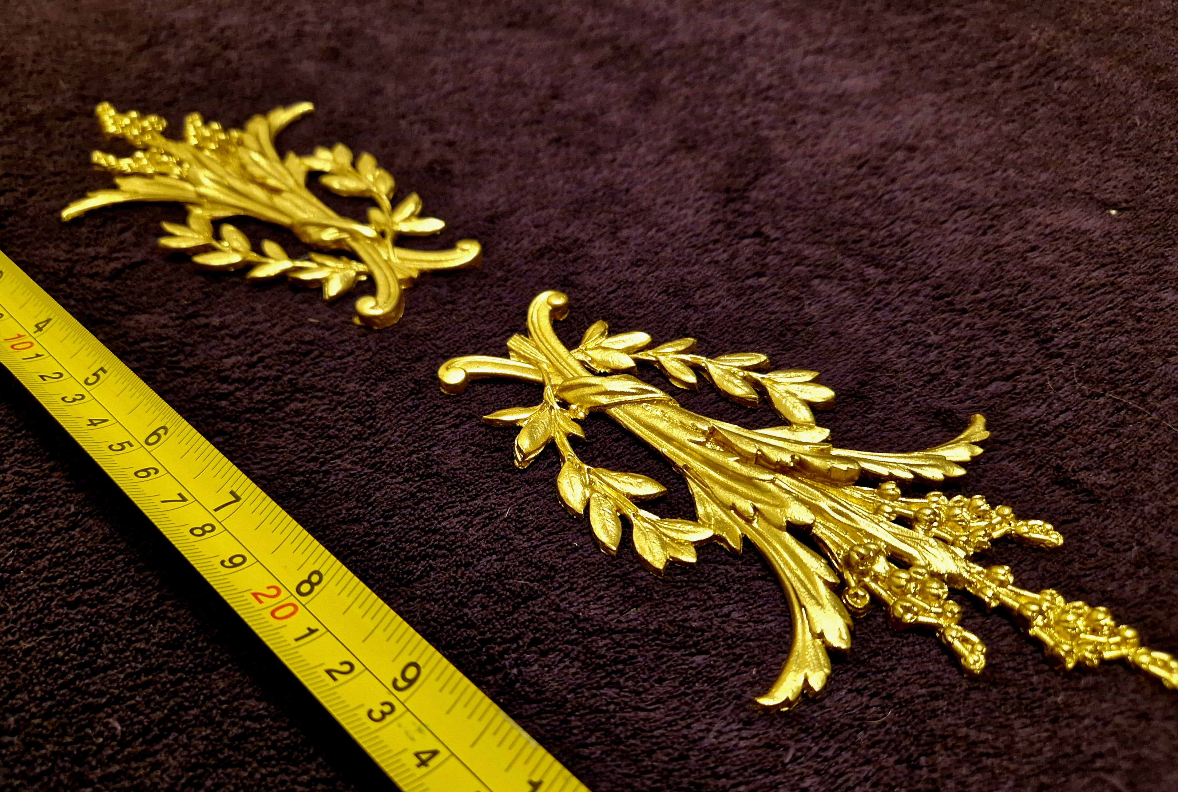 PAIR LOUIS XVI STYLE PLASTIC ORNATE WALL MIRROR MOULDING DECORATION (No152)