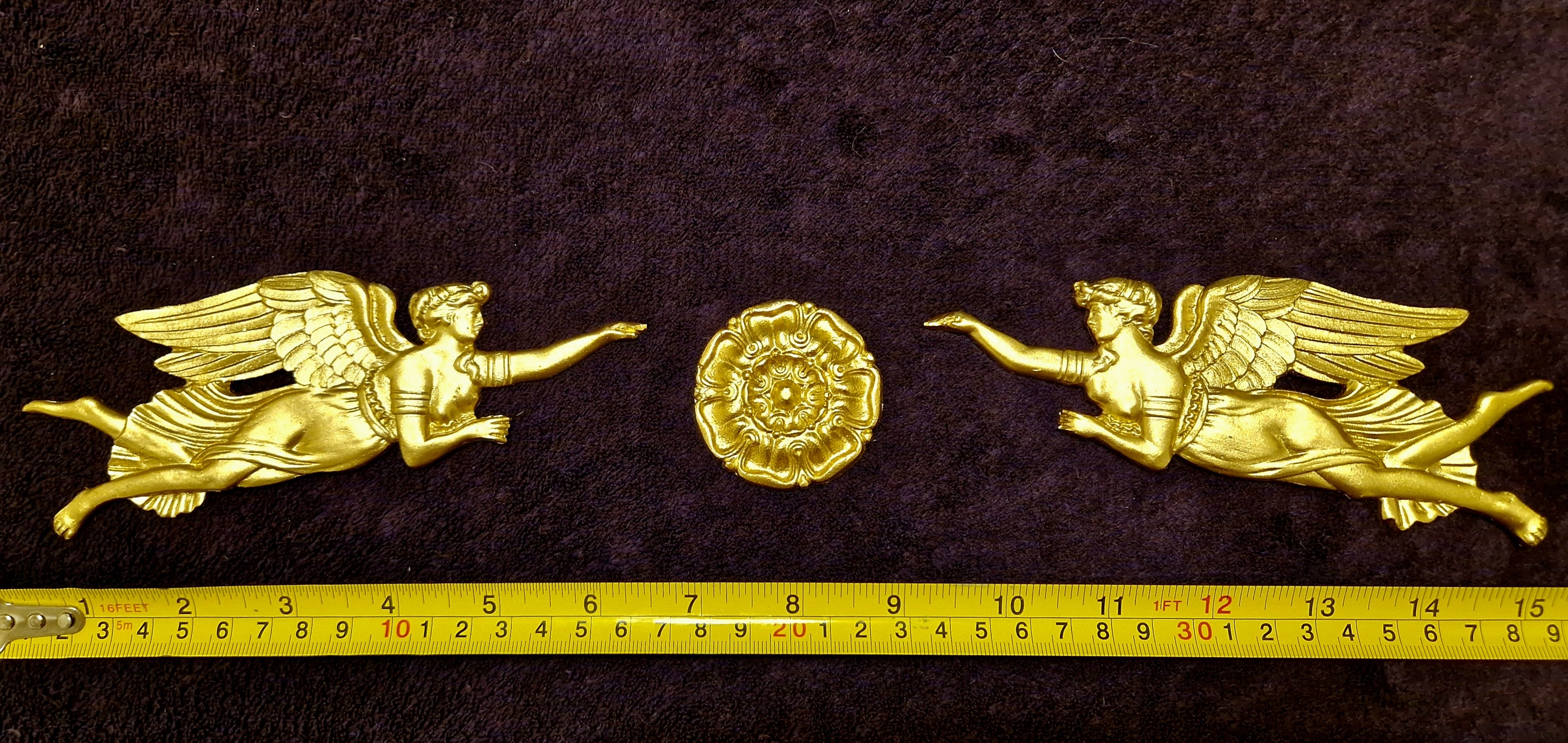 DECORATIVE PLASTIC MOULDING LOUIS XVI ANTIQUE STYLE APPLIQUE GILT WHITE WALL DECORATION (No160)