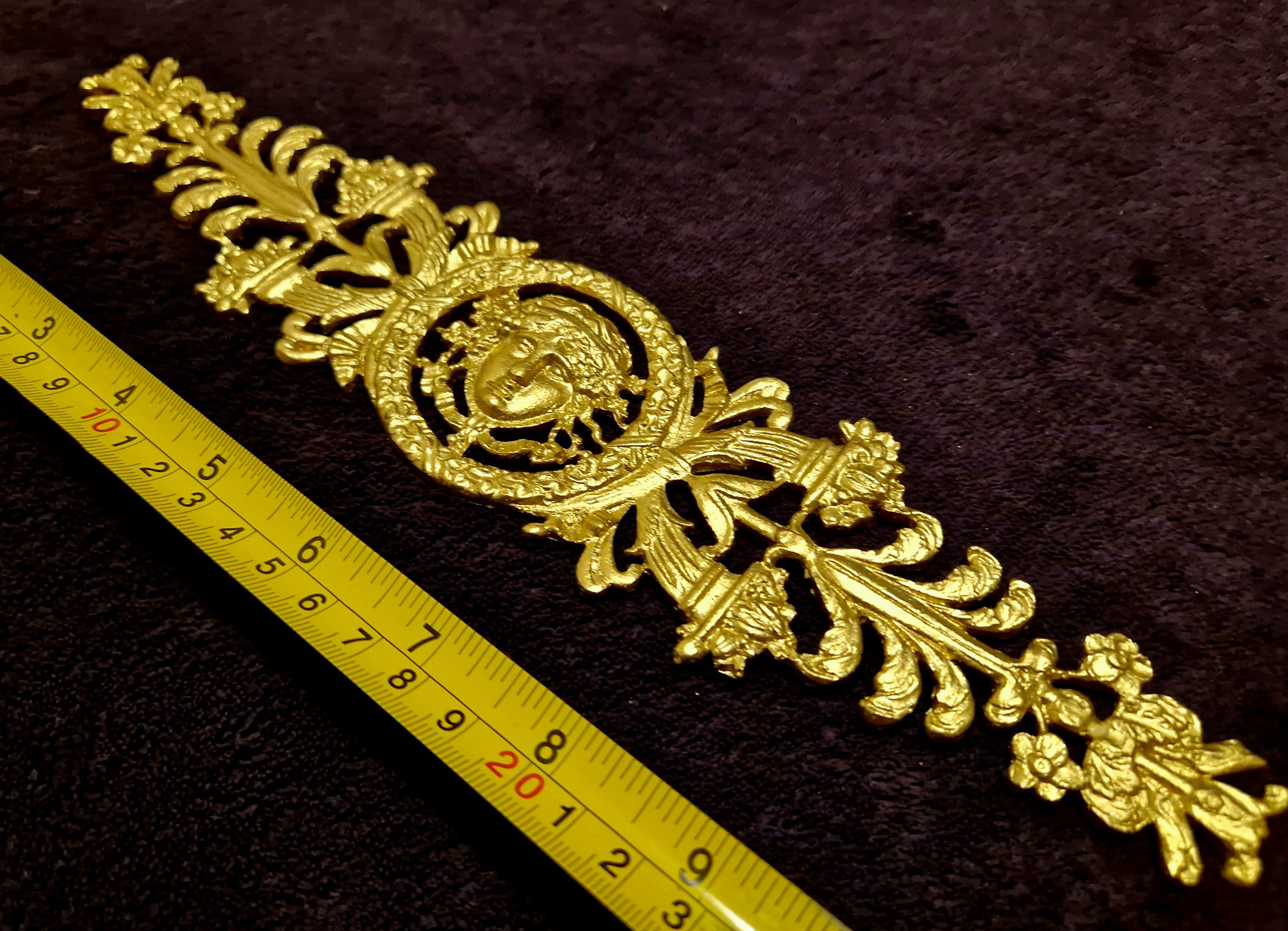 DECORATIVE PLASTIC MOULDING LOUIS XVI ANTIQUE STYLE APPLIQUE GILT WHITE WALL DECORATION (No158)