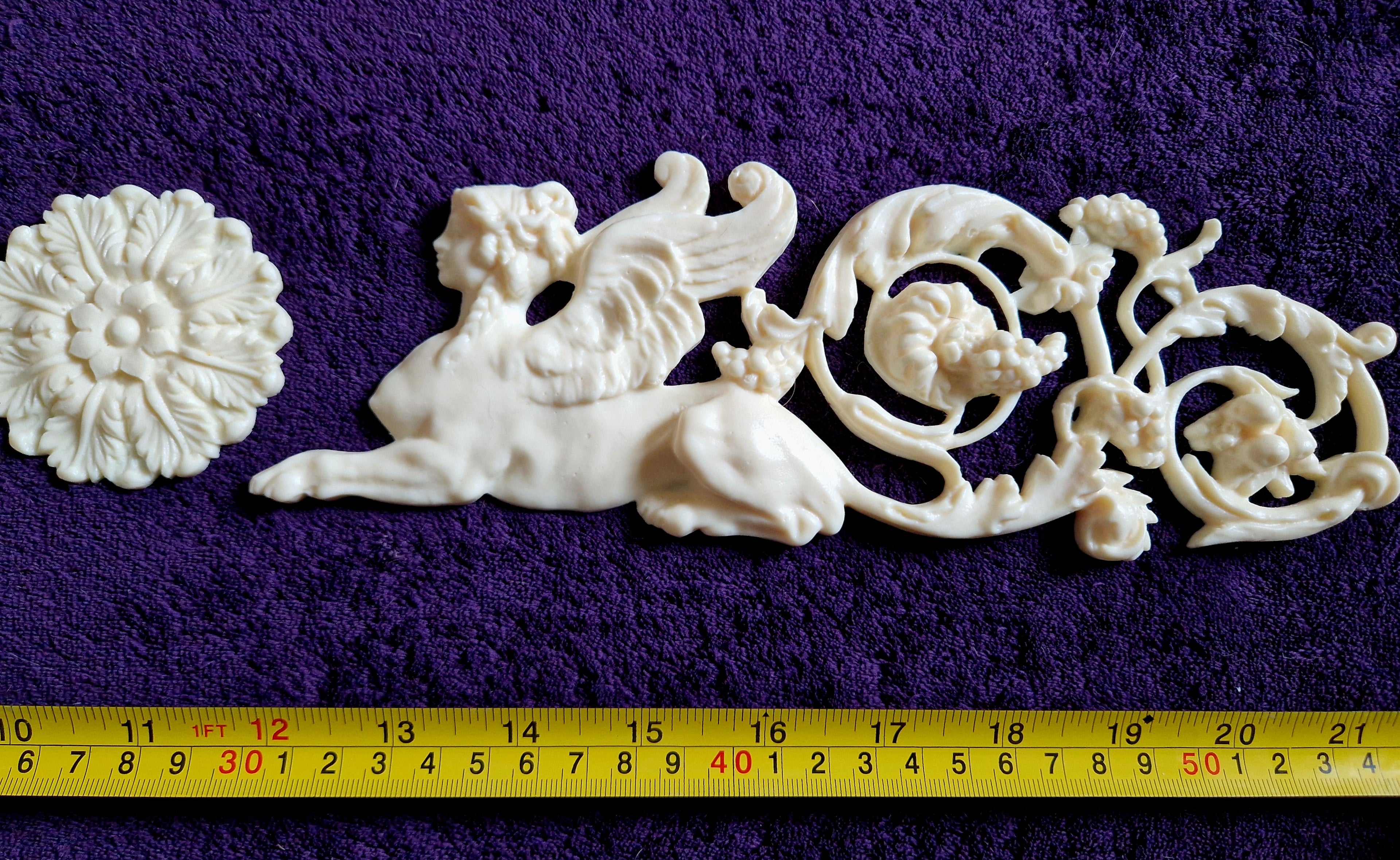 DECORATIVE PLASTIC MOULDING LOUIS XVI ANTIQUE STYLE APPLIQUE GILT WHITE WALL DECORATION (No166)