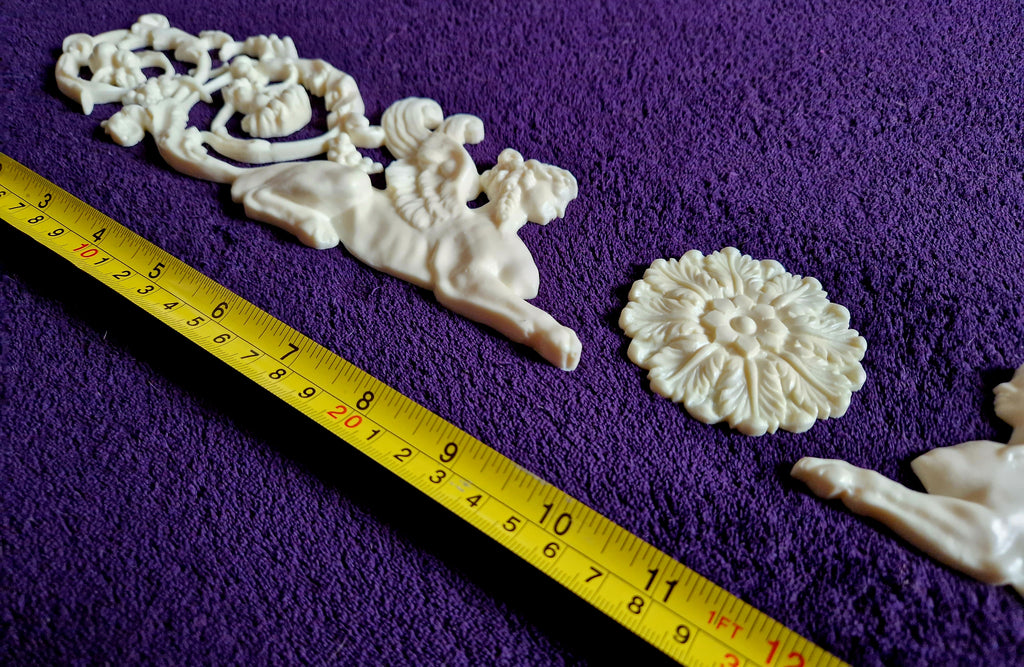 DECORATIVE PLASTIC MOULDING LOUIS XVI ANTIQUE STYLE APPLIQUE GILT WHITE WALL DECORATION (No166)