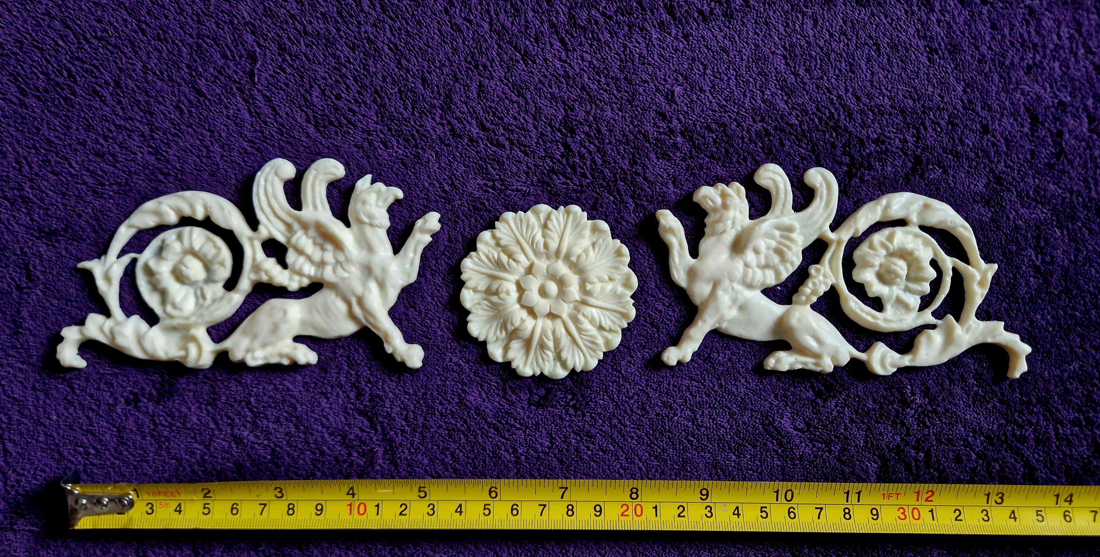 DECORATIVE PLASTIC MOULDING LOUIS XVI ANTIQUE STYLE APPLIQUE GILT WHITE WALL DECORATION (No167)