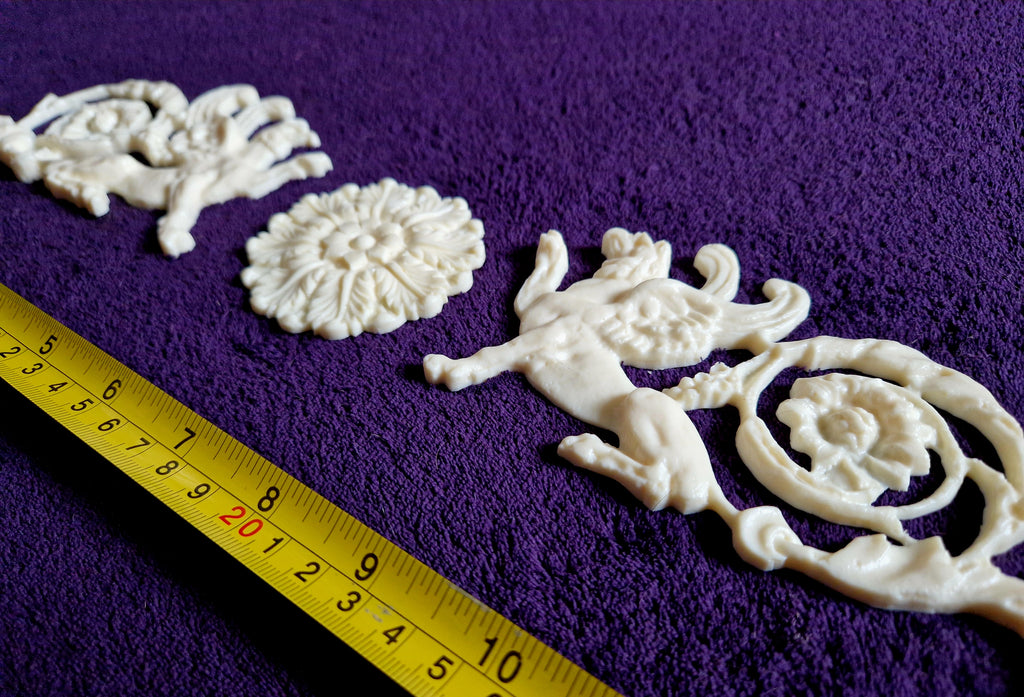DECORATIVE PLASTIC MOULDING LOUIS XVI ANTIQUE STYLE APPLIQUE GILT WHITE WALL DECORATION (No167)