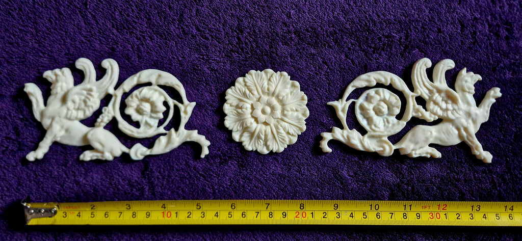 DECORATIVE PLASTIC MOULDING LOUIS XVI ANTIQUE STYLE APPLIQUE GILT WHITE WALL DECORATION (No167)