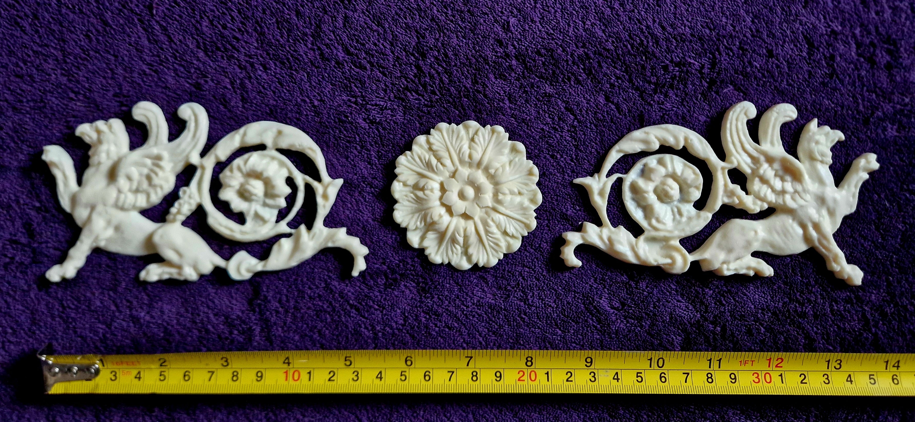 DECORATIVE PLASTIC MOULDING LOUIS XVI ANTIQUE STYLE APPLIQUE GILT WHITE WALL DECORATION (No167)