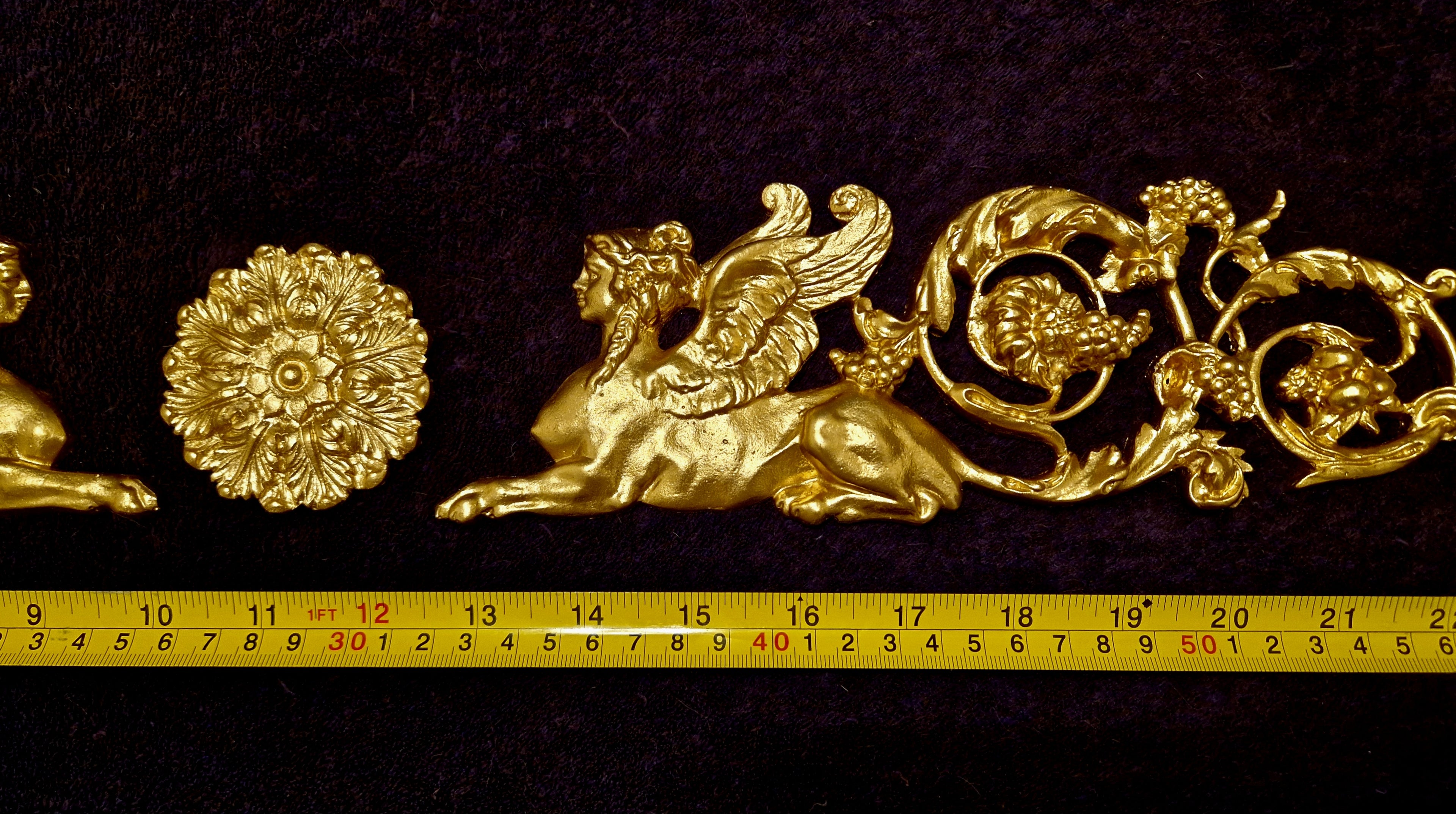 DECORATIVE PLASTIC MOULDING LOUIS XVI ANTIQUE STYLE APPLIQUE GILT WHITE WALL DECORATION (No166)