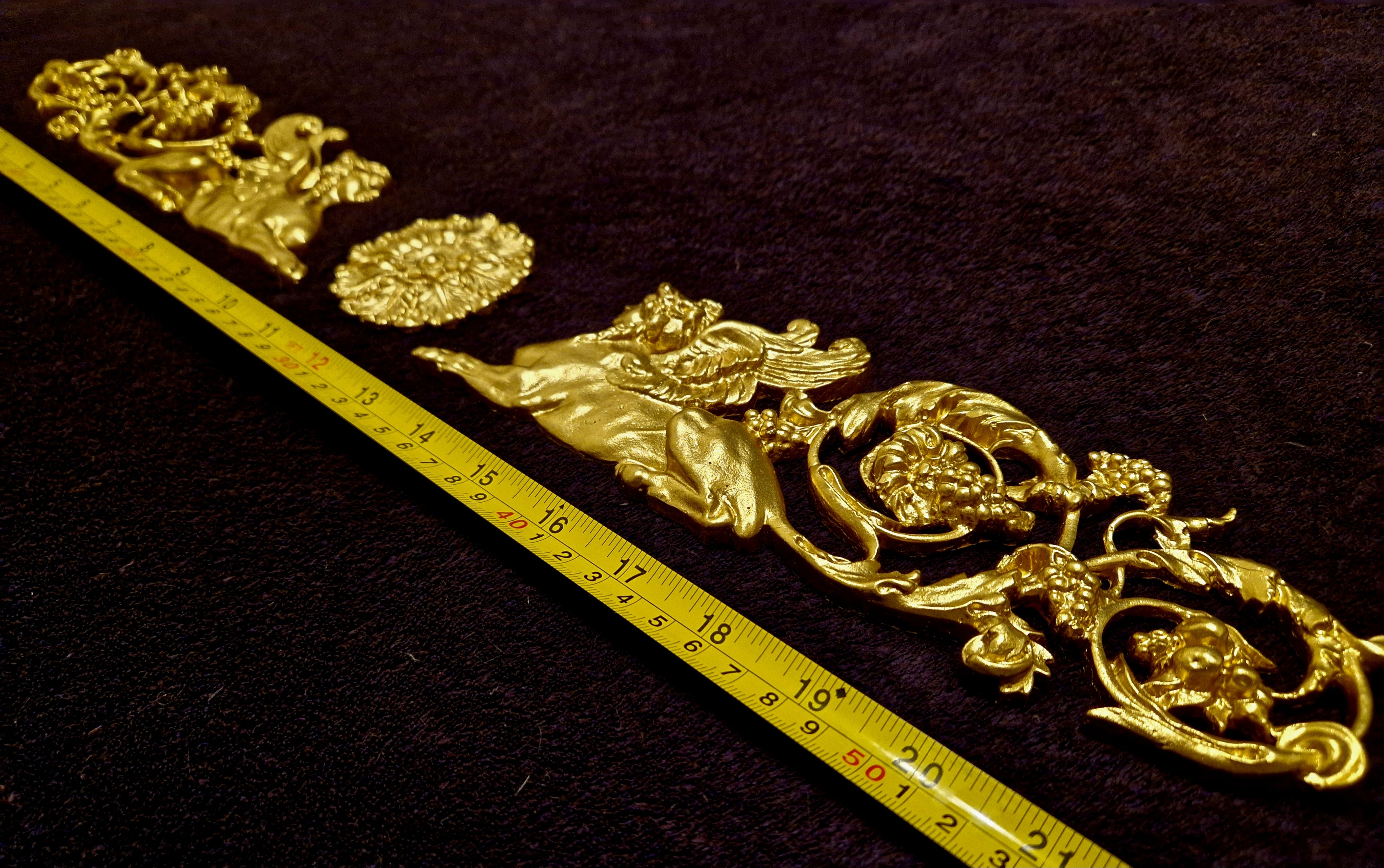 DECORATIVE PLASTIC MOULDING LOUIS XVI ANTIQUE STYLE APPLIQUE GILT WHITE WALL DECORATION (No166)