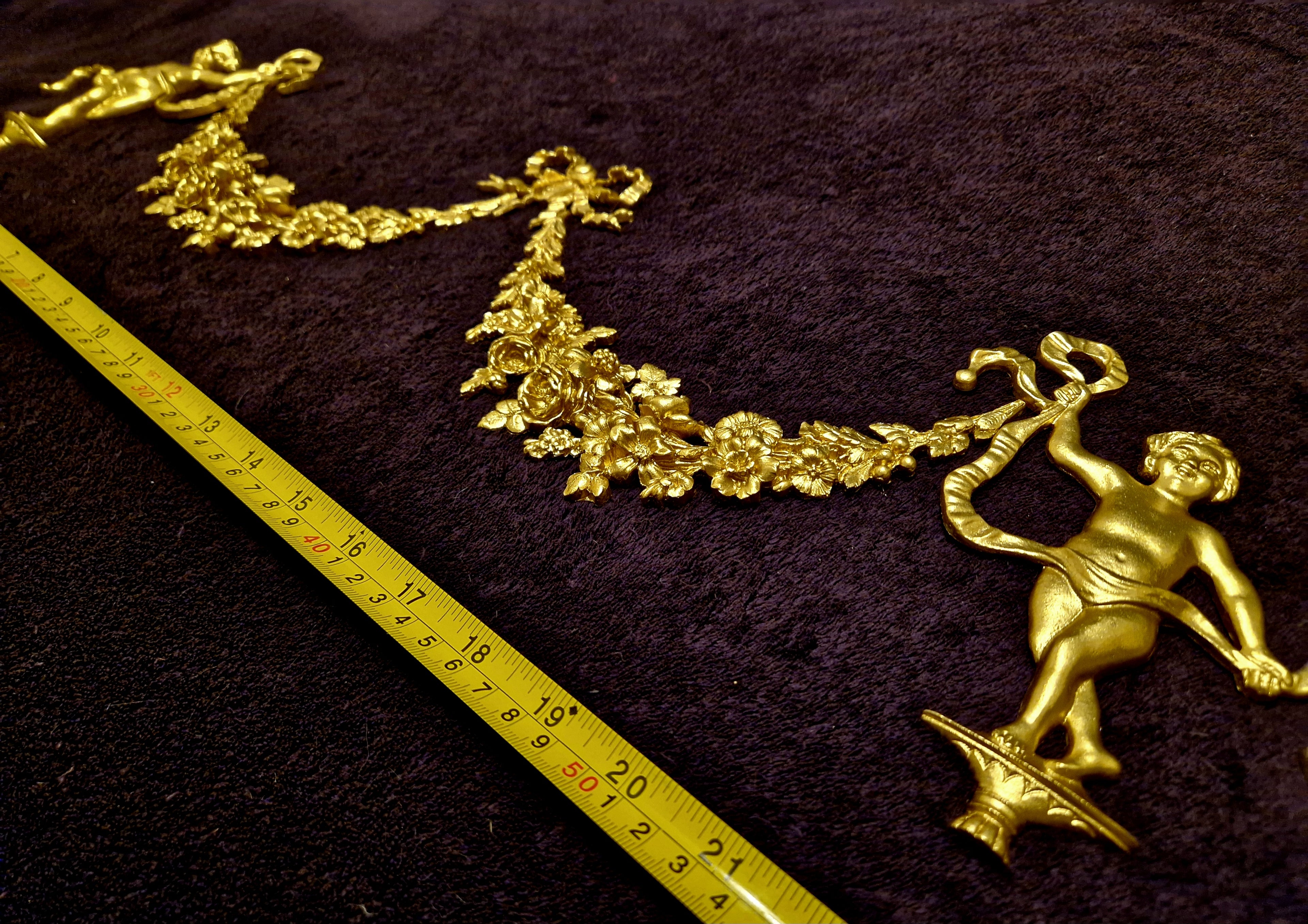 DECORATIVE RESIN PEDIMENT LOUIS XVI CHERUBS FLORAL APPLIQUE GILT WHITE DECORATION (No169)