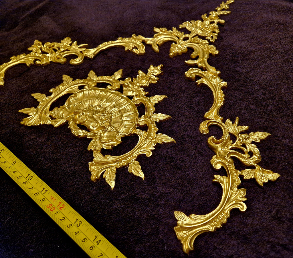 LARGE DECORATIVE PLASTIC PANEL PEDIMENT LOUIS XV APPLIQUE GILT WHITE DECORATION (No174)