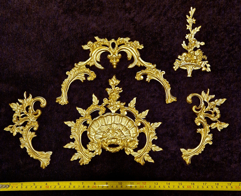 LARGE DECORATIVE PLASTIC PANEL PEDIMENT LOUIS XV APPLIQUE GILT WHITE DECORATION (No174)