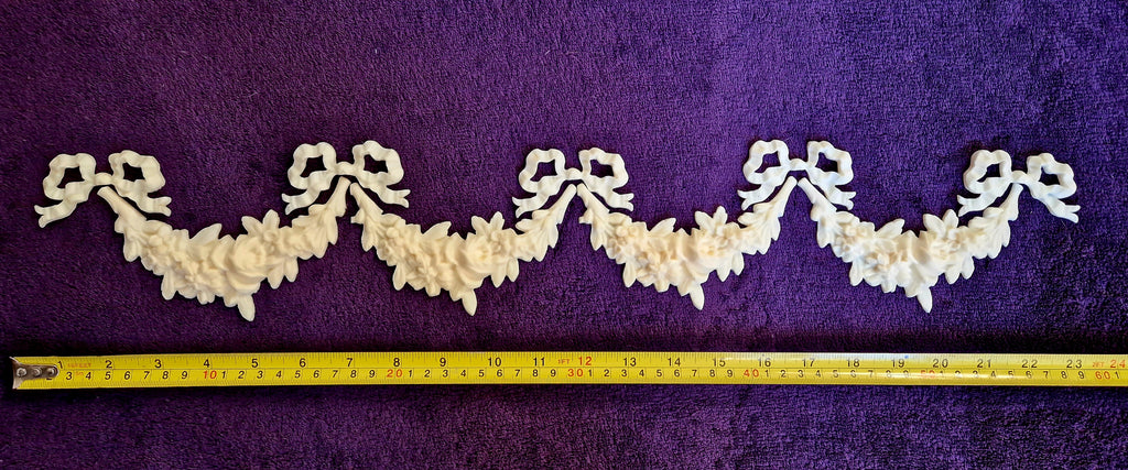 DECORATIVE RESIN PEDIMENT LOUIS XVI FLORAL APPLIQUE GILT WHITE DECORATION (No175)