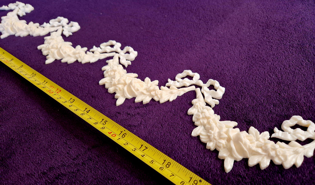 DECORATIVE RESIN PEDIMENT LOUIS XVI FLORAL APPLIQUE GILT WHITE DECORATION (No175)