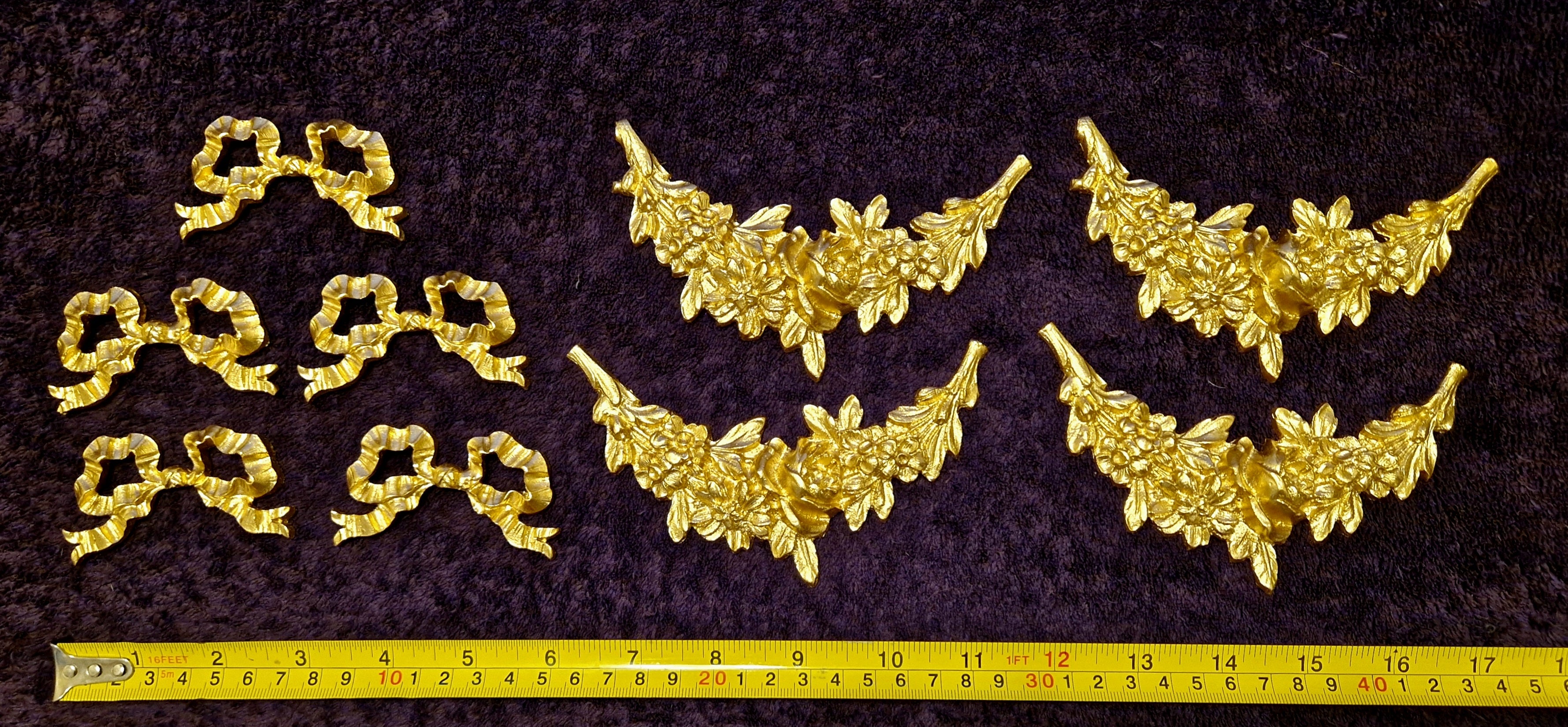 DECORATIVE RESIN PEDIMENT LOUIS XVI FLORAL APPLIQUE GILT WHITE DECORATION (No175)