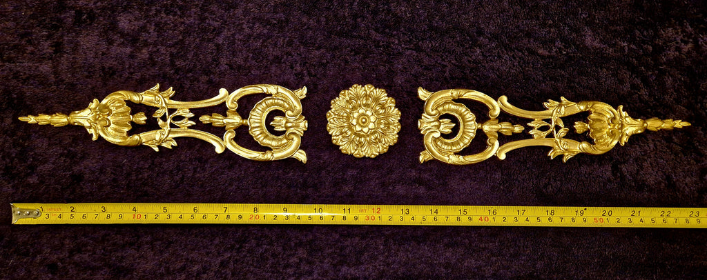 PAIR DECORATIVE MOULDING ANTIQUE ORNATE WALL OR FURNITURE DECORATION (No180)
