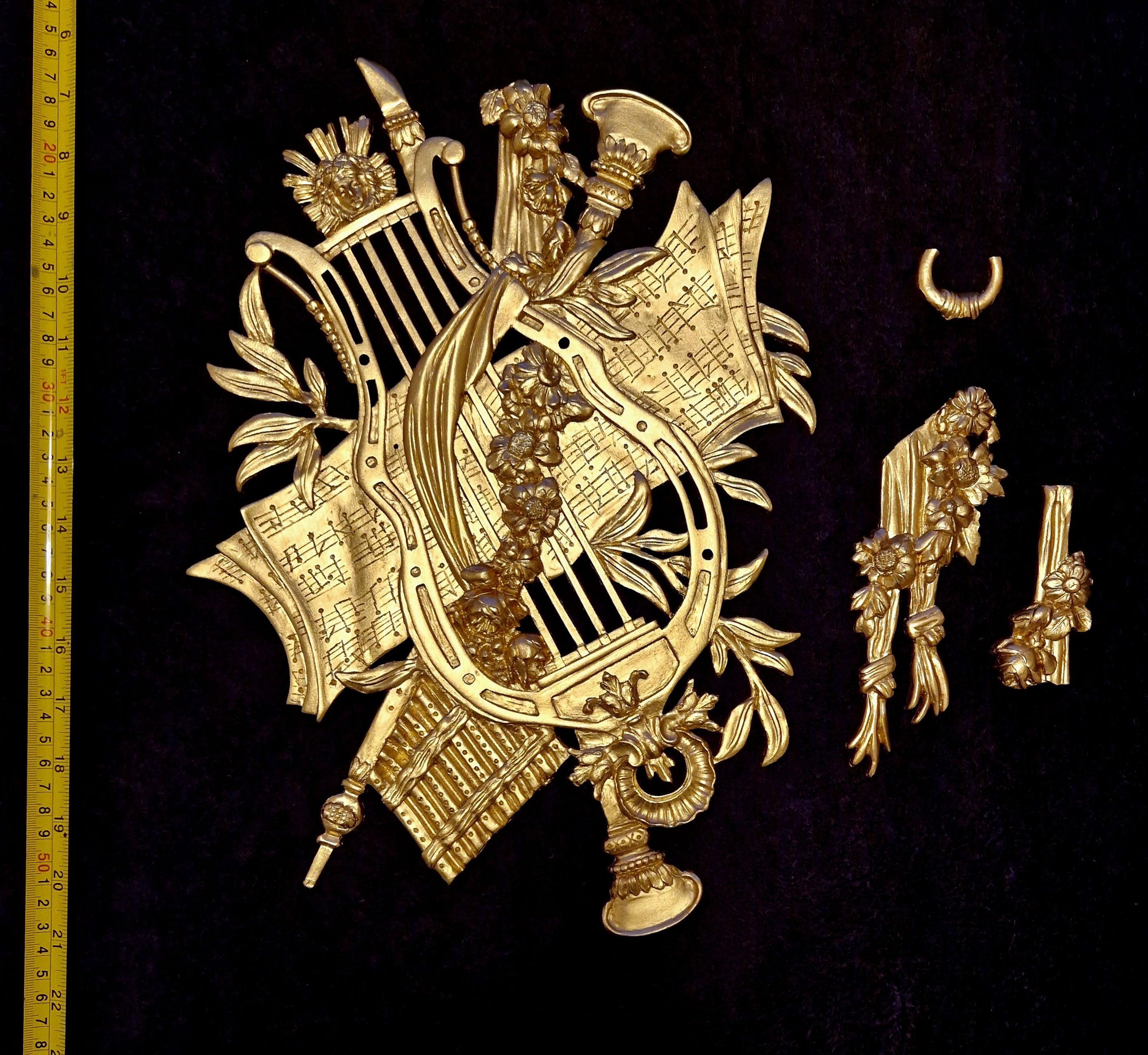 LARGE DECORATIVE PLASTIC PANEL PEDIMENT LOUIS XV APPLIQUE GILT WHITE DECORATION (No183)