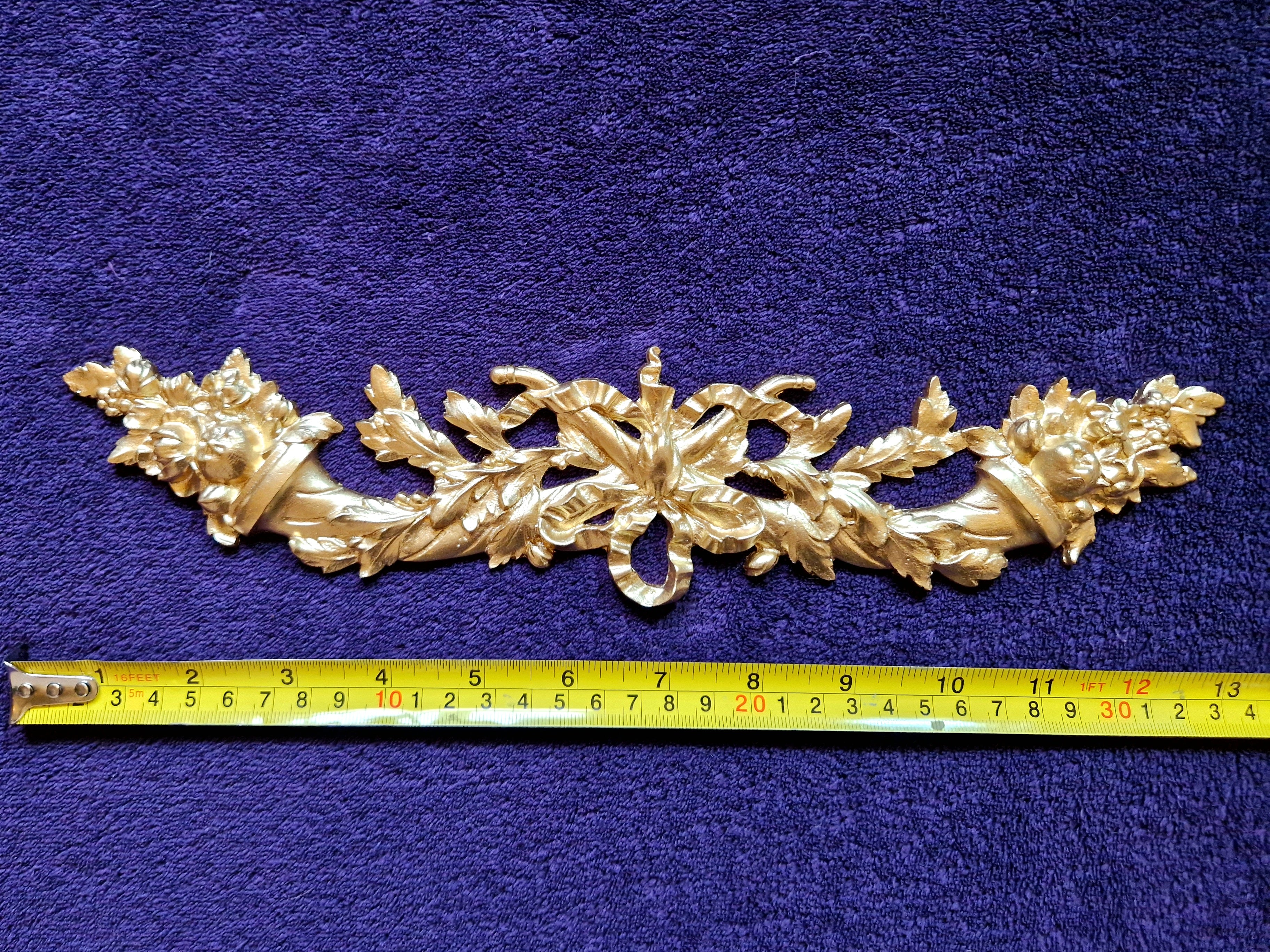 DECORATIVE PLASTIC MOULDING LOUIS XVI ANTIQUE STYLE APPLIQUE GILT WHITE WALL DECORATION (No193)
