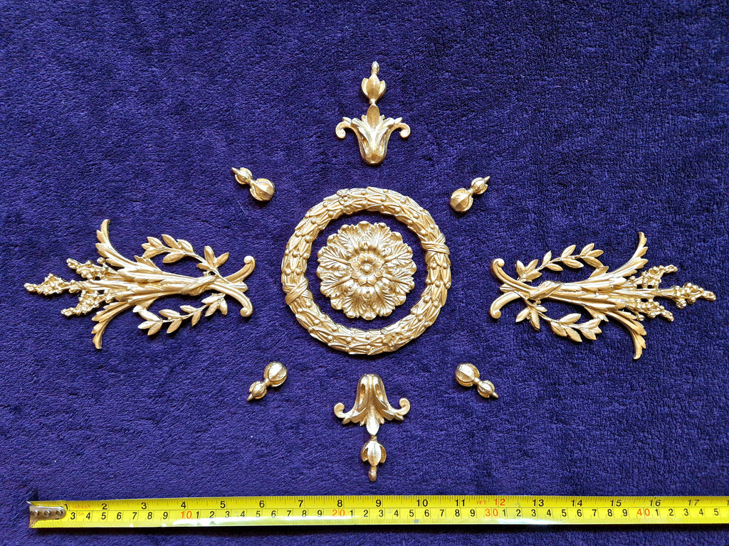 DECORATIVE PLASTIC MOULDING LOUIS XVI ANTIQUE STYLE APPLIQUE GILT WHITE WALL DECORATION (No194)