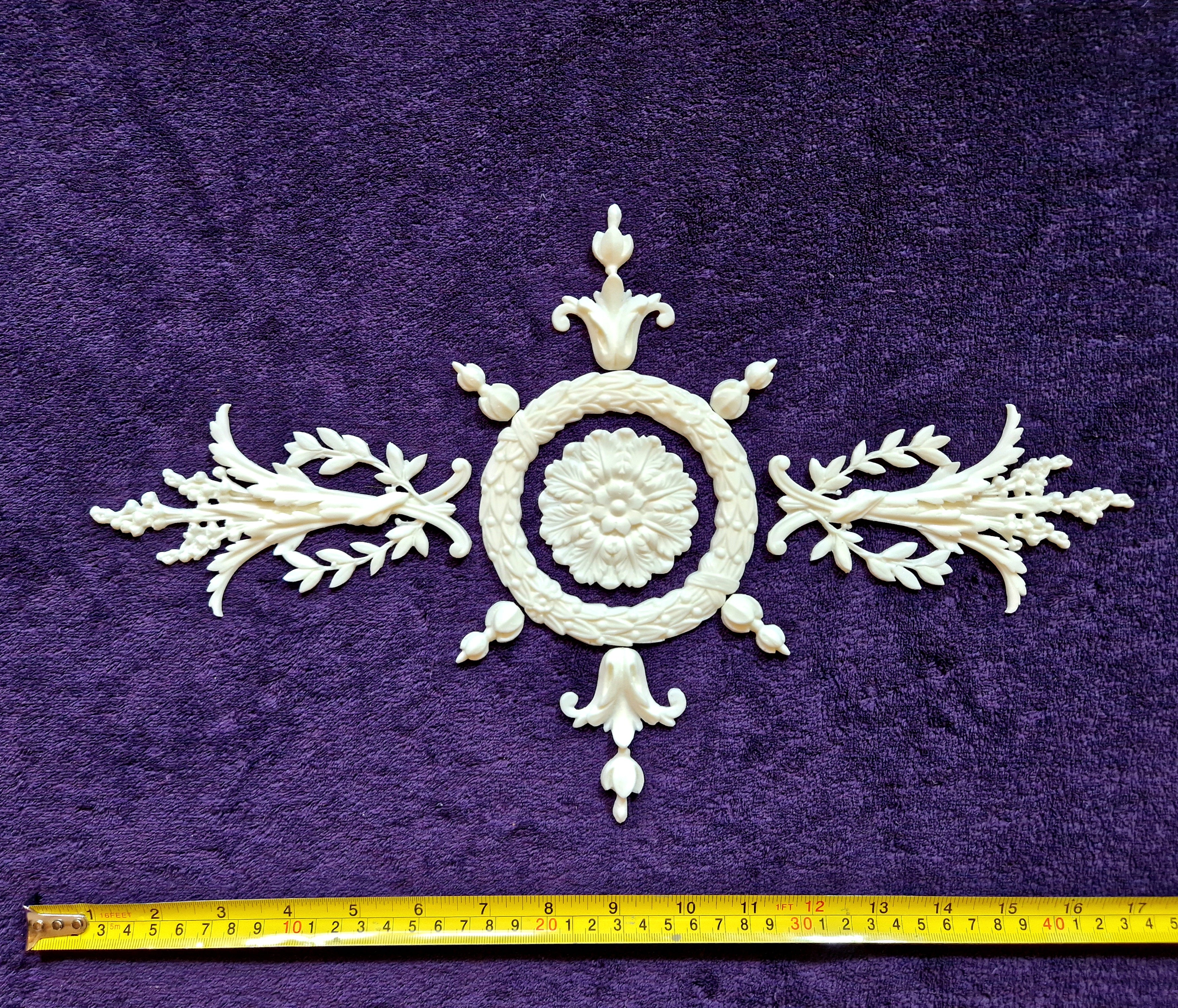 DECORATIVE PLASTIC MOULDING LOUIS XVI ANTIQUE STYLE APPLIQUE GILT WHITE WALL DECORATION (No194)