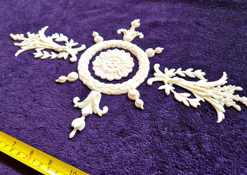 DECORATIVE PLASTIC MOULDING LOUIS XVI ANTIQUE STYLE APPLIQUE GILT WHITE WALL DECORATION (No194)