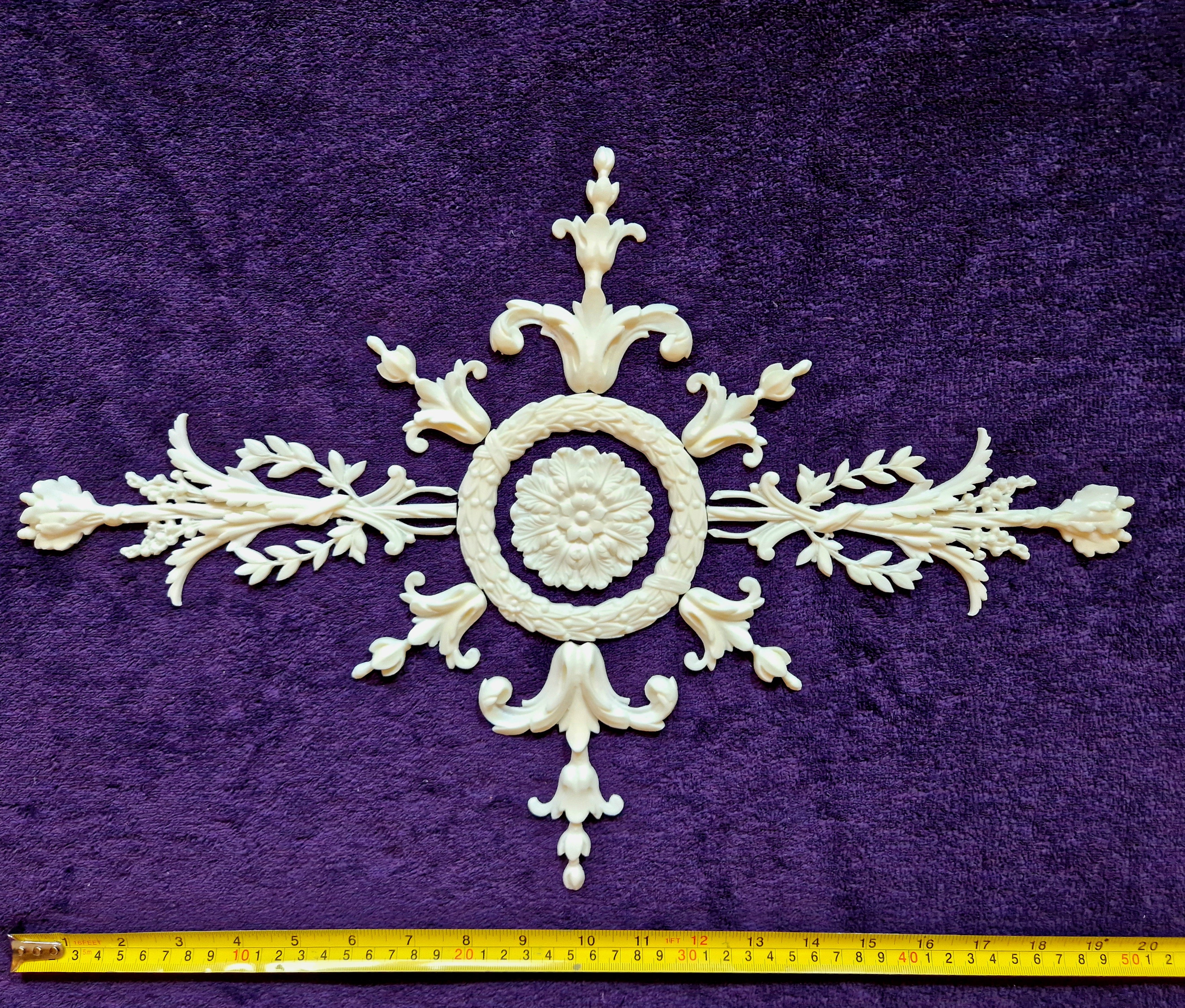 DECORATIVE PLASTIC MOULDING LOUIS XVI ANTIQUE STYLE APPLIQUE GILT WHITE WALL DECORATION (No195)