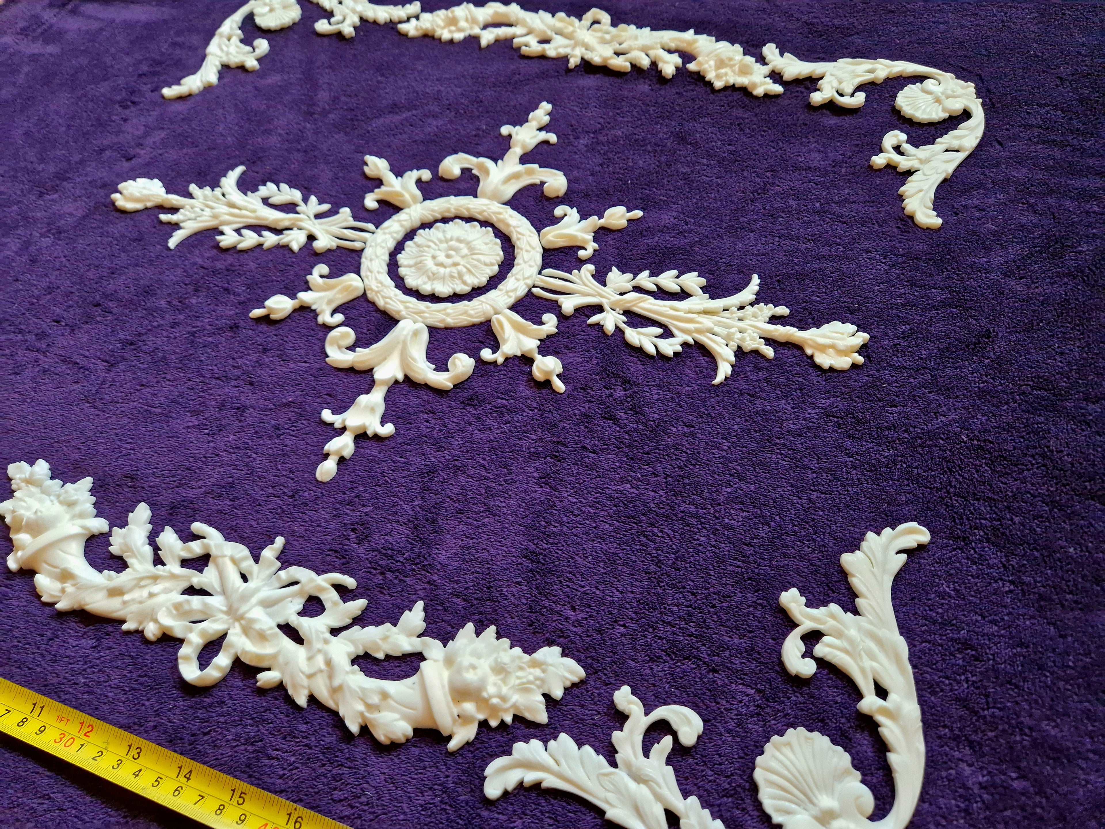 DECORATIVE PLASTIC MOULDING LOUIS XVI ANTIQUE STYLE APPLIQUE GILT WHITE WALL DECORATION (No196)