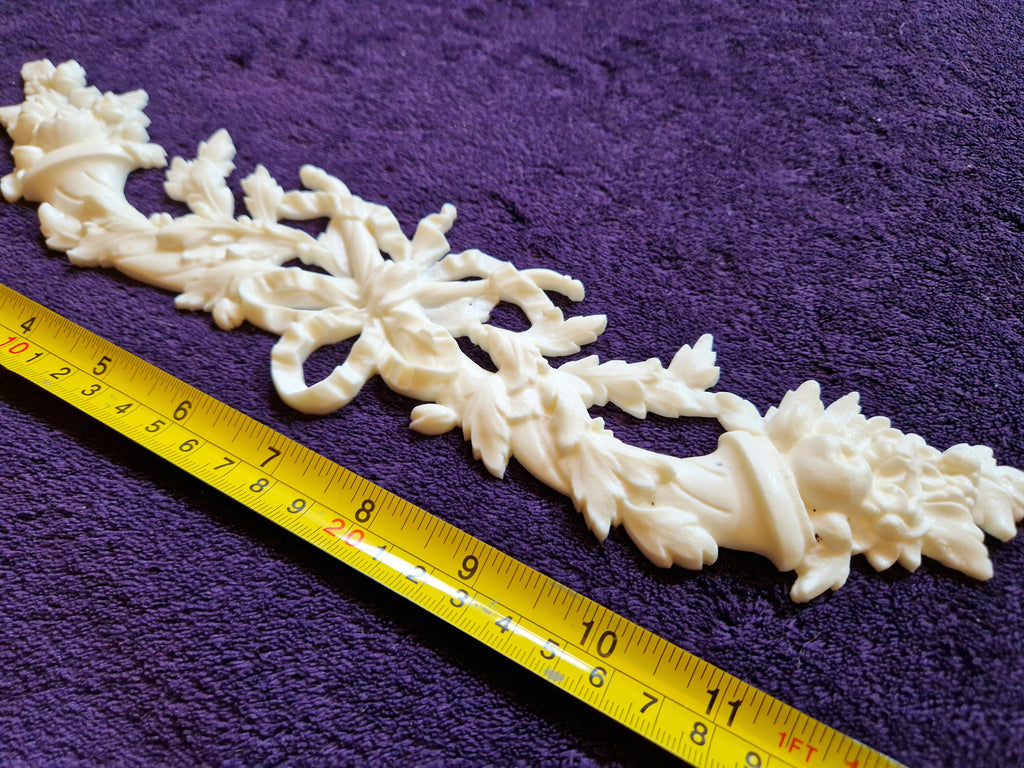 DECORATIVE PLASTIC MOULDING LOUIS XVI ANTIQUE STYLE APPLIQUE GILT WHITE WALL DECORATION (No193)