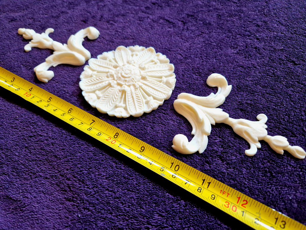 DECORATIVE PLASTIC MOULDING LOUIS XVI ANTIQUE STYLE APPLIQUE GILT WHITE WALL DECORATION (No197)