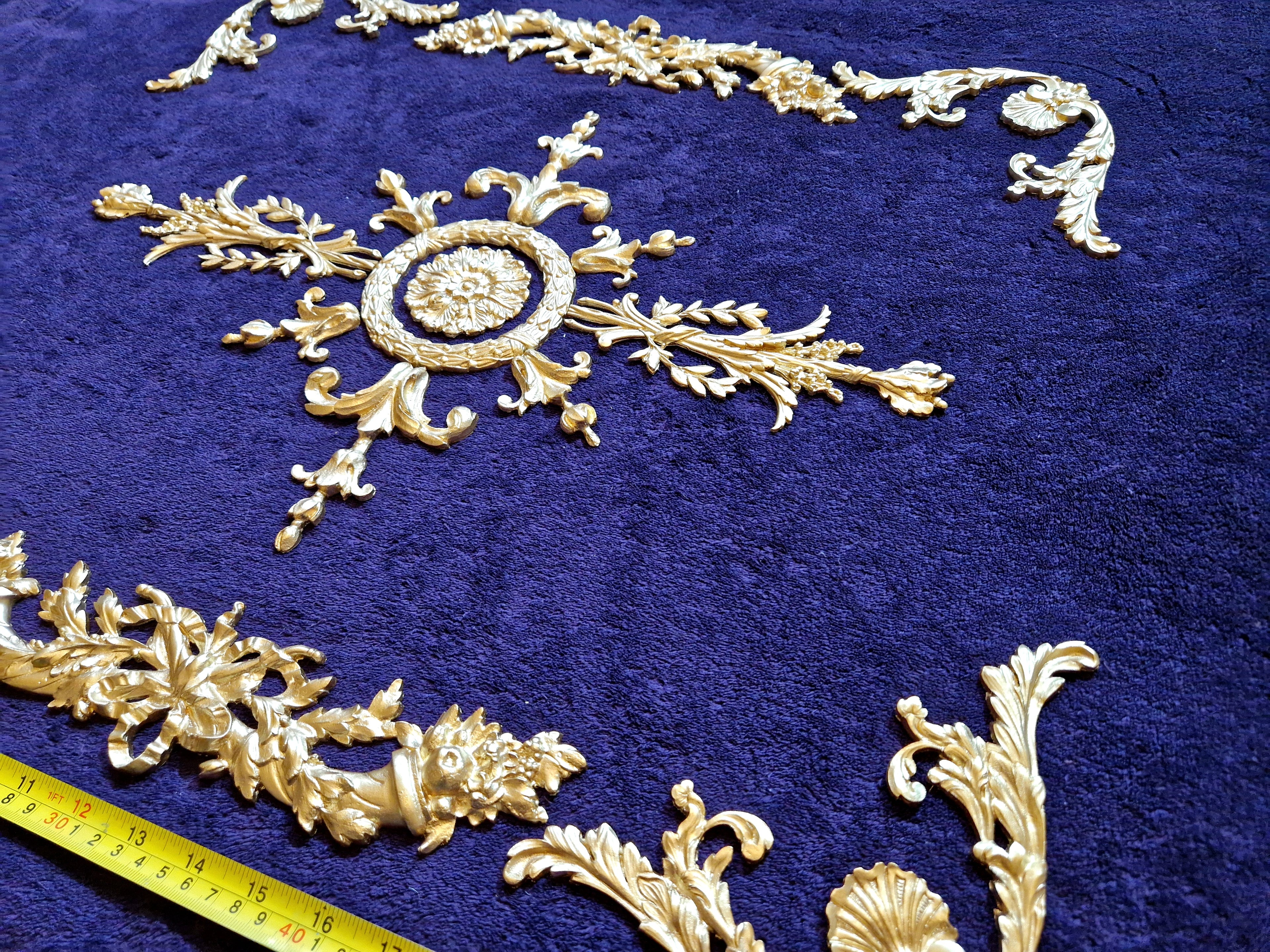 DECORATIVE PLASTIC MOULDING LOUIS XVI ANTIQUE STYLE APPLIQUE GILT WHITE WALL DECORATION (No196)