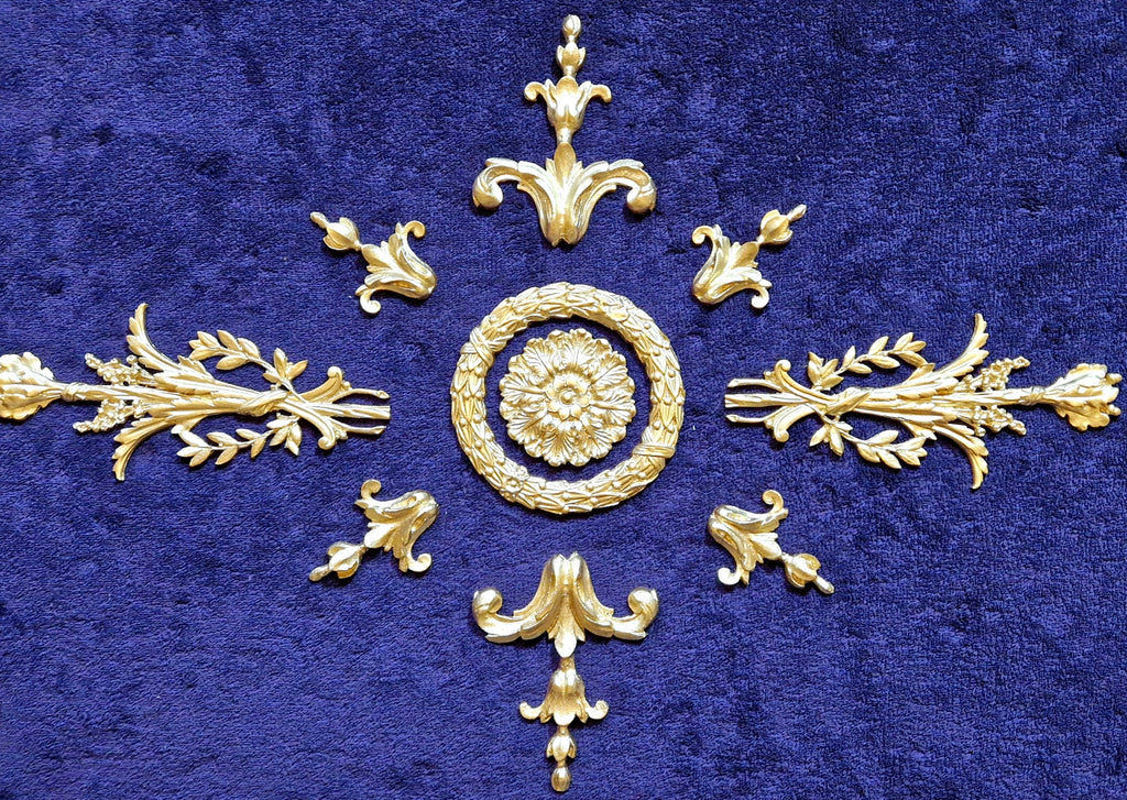 DECORATIVE PLASTIC MOULDING LOUIS XVI ANTIQUE STYLE APPLIQUE GILT WHITE WALL DECORATION (No195)