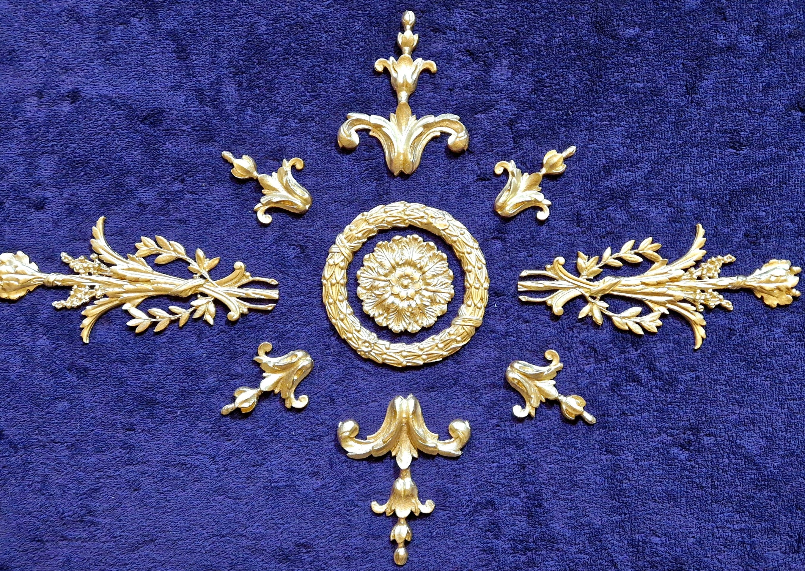 DECORATIVE PLASTIC MOULDING LOUIS XVI ANTIQUE STYLE APPLIQUE GILT WHITE WALL DECORATION (No195)