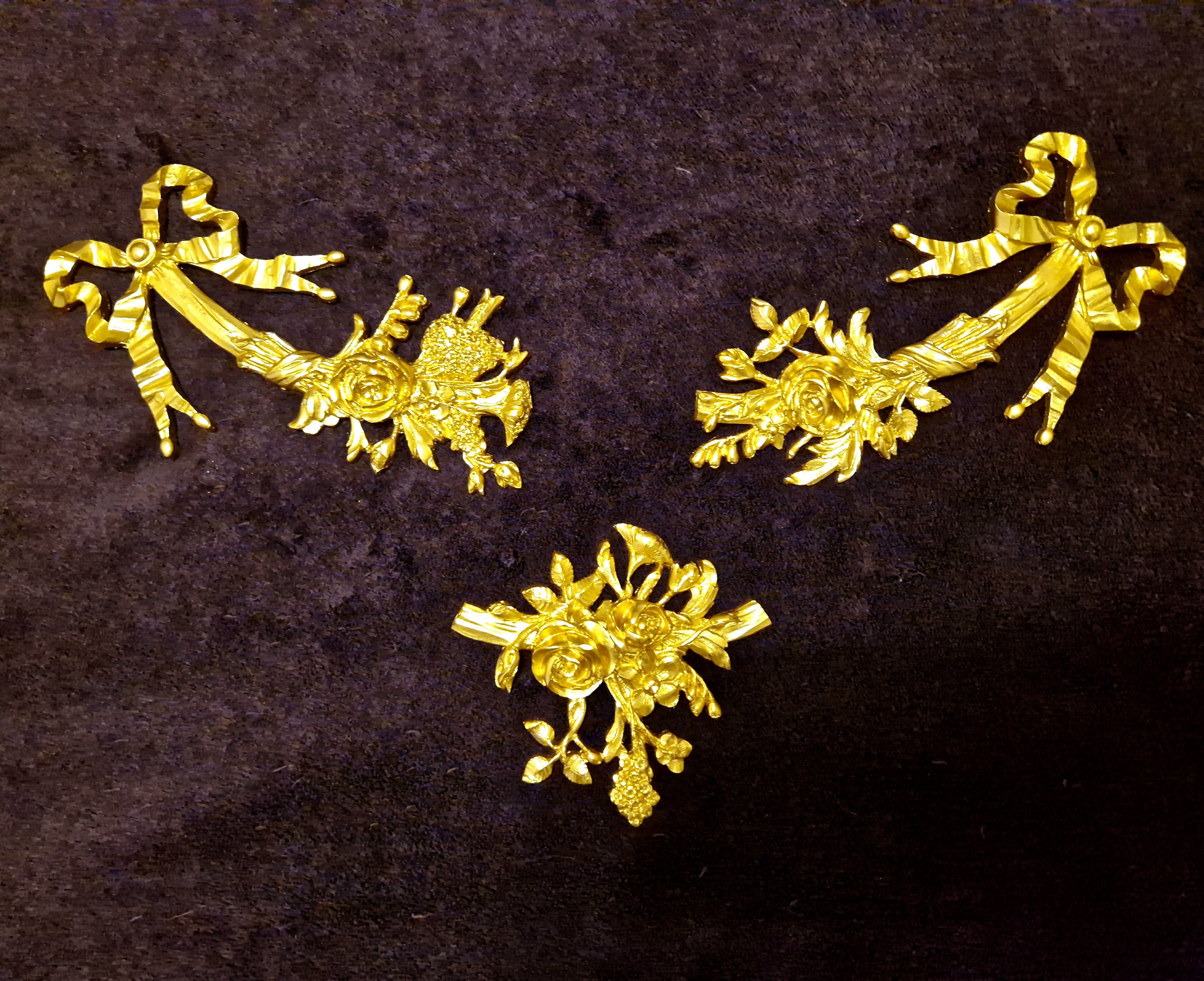 DECORATIVE MOULDING WALL DECORATION RIBBON FLORAL SWAG (No33)