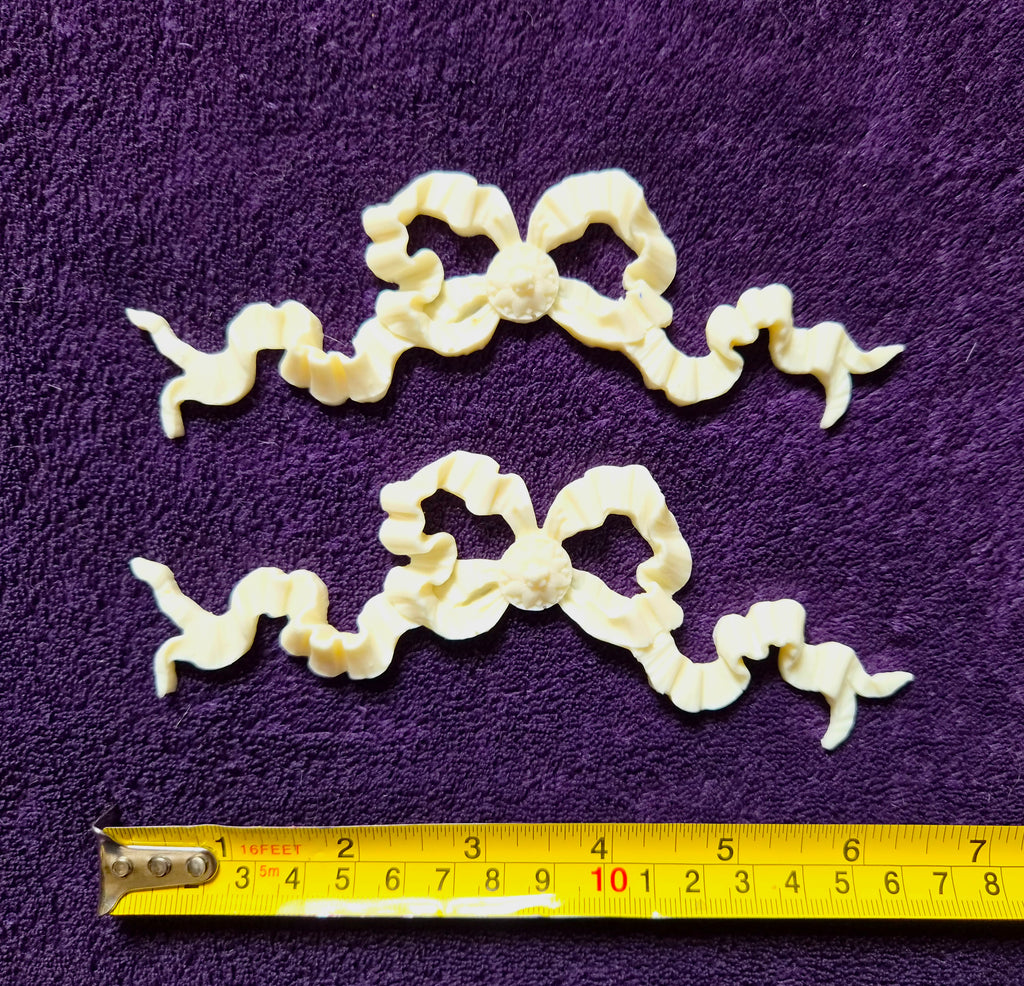 PAIR RIBBON DECORATIVE RESIN PEDIMENT LOUIS XVI APPLIQUE GILT WHITE DECORATION (No202)