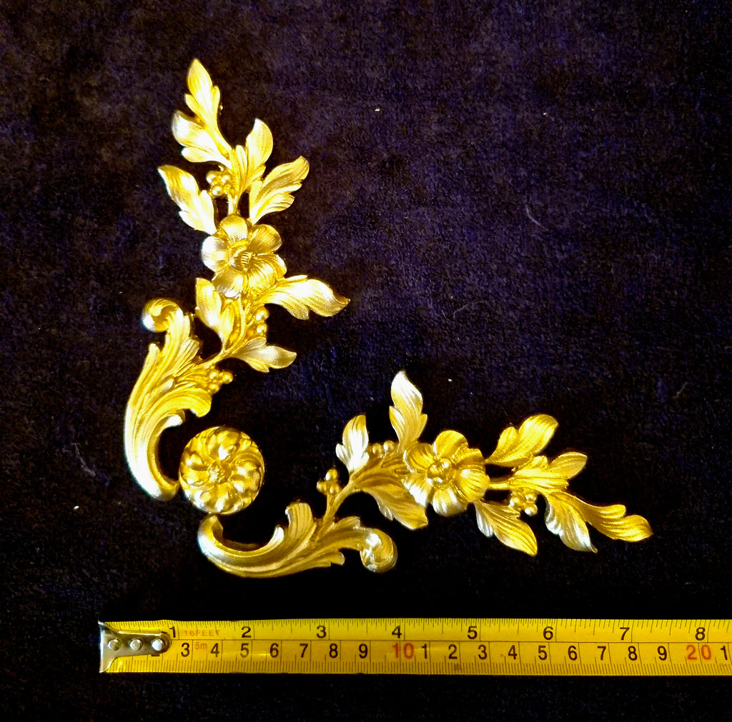 DECORATIVE MOULDING WALL DECORATION CORNER RIBBON FLORAL SWAG (No205)