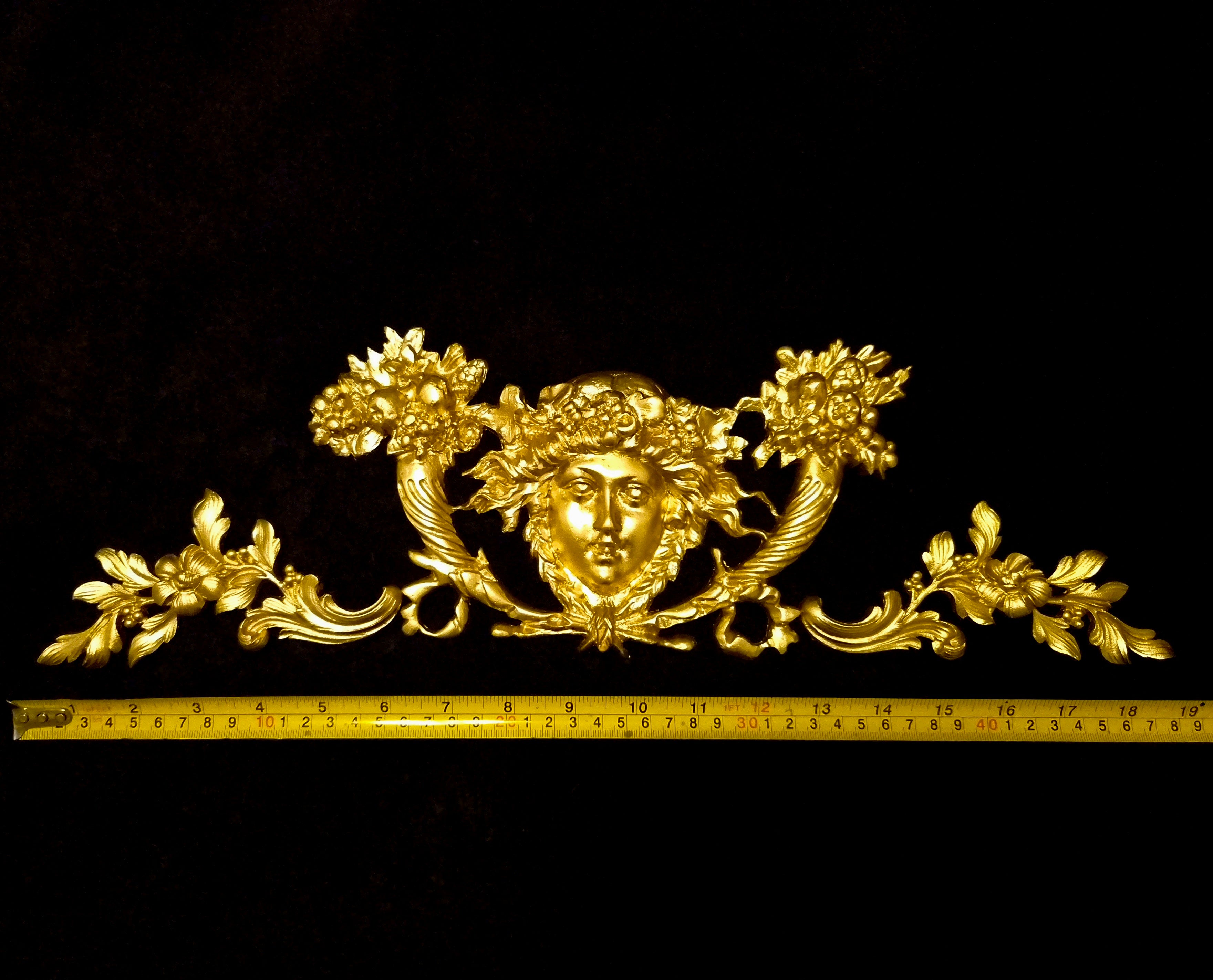 ORNATE ANTIQUE STYLE WALL ONLAY MIRROR MOULDING DECORATION (No205)