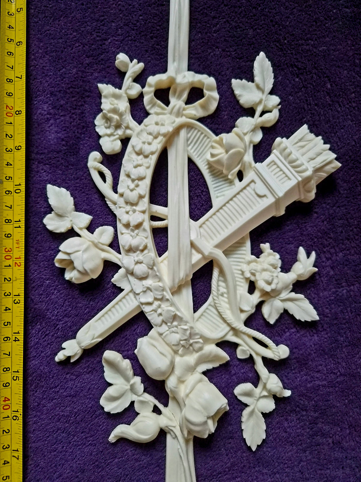 LARGE DECORATIVE PLASTIC PANEL PEDIMENT LOUIS XV APPLIQUE GILT WHITE DECORATION (No207)