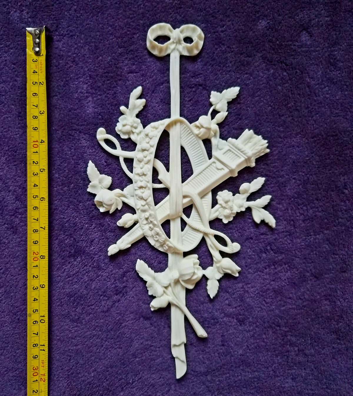 SMALL DECORATIVE PLASTIC PANEL PEDIMENT LOUIS XV APPLIQUE GILT WHITE DECORATION (No208)