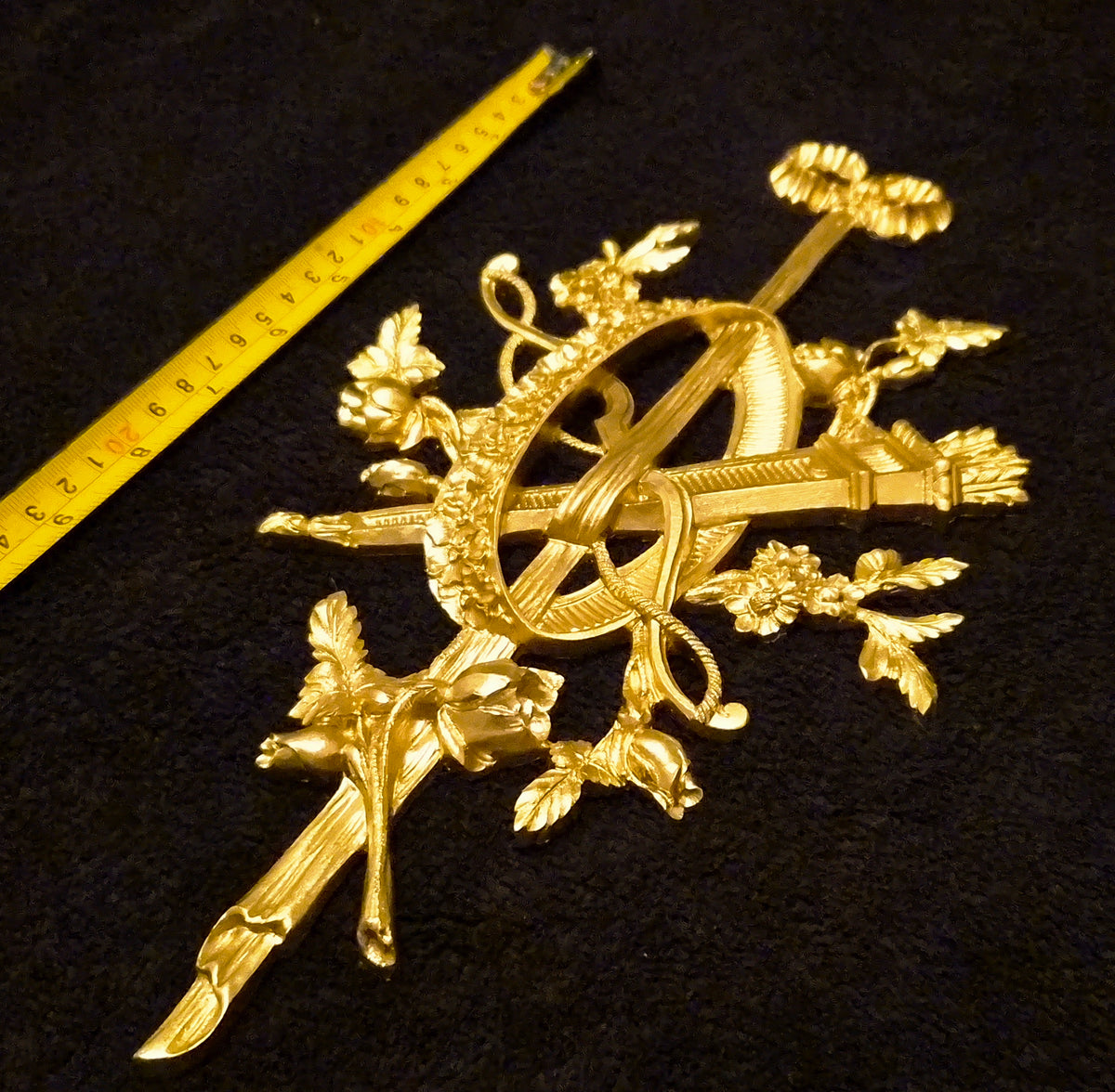 SMALL DECORATIVE PLASTIC PANEL PEDIMENT LOUIS XV APPLIQUE GILT WHITE DECORATION (No208)