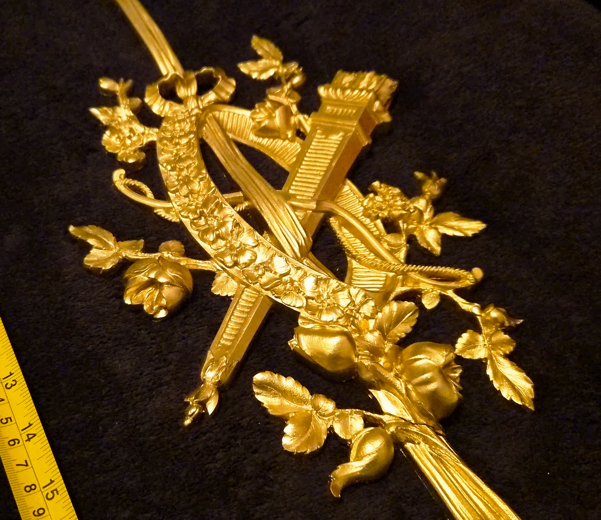 LARGE DECORATIVE PLASTIC PANEL PEDIMENT LOUIS XV APPLIQUE GILT WHITE DECORATION (No207)